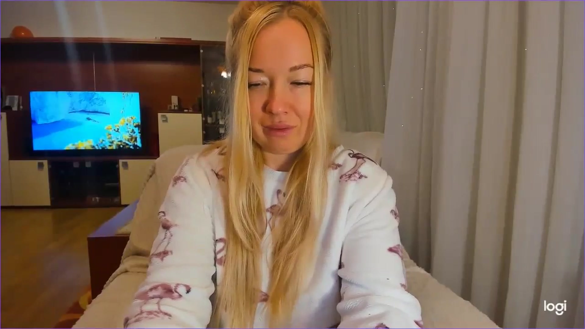 Gallery image thumbnail from FlamingoDream's myfreecams stream on, 11/14/2024, 01:48 image 3 of 20