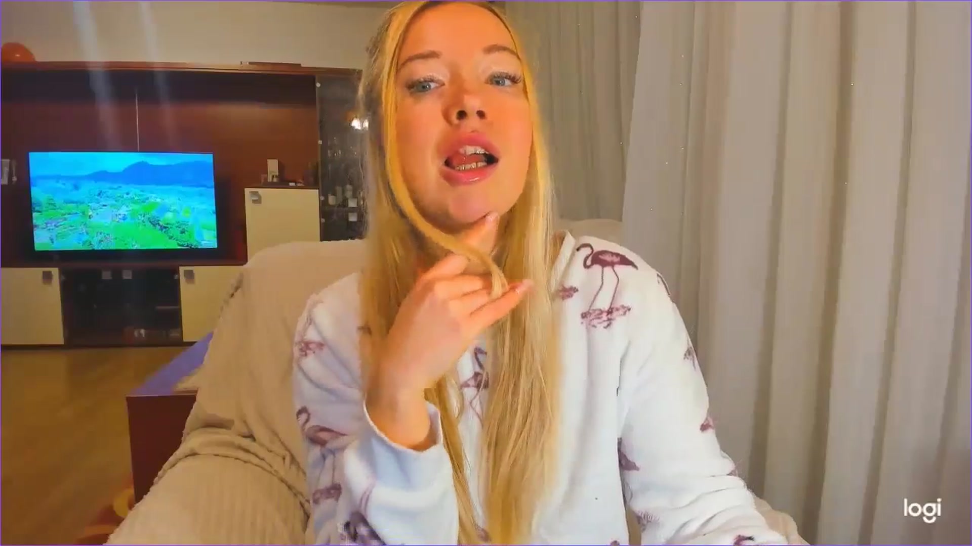 Gallery image thumbnail from FlamingoDream's myfreecams stream on, 11/14/2024, 01:48 image 17 of 20