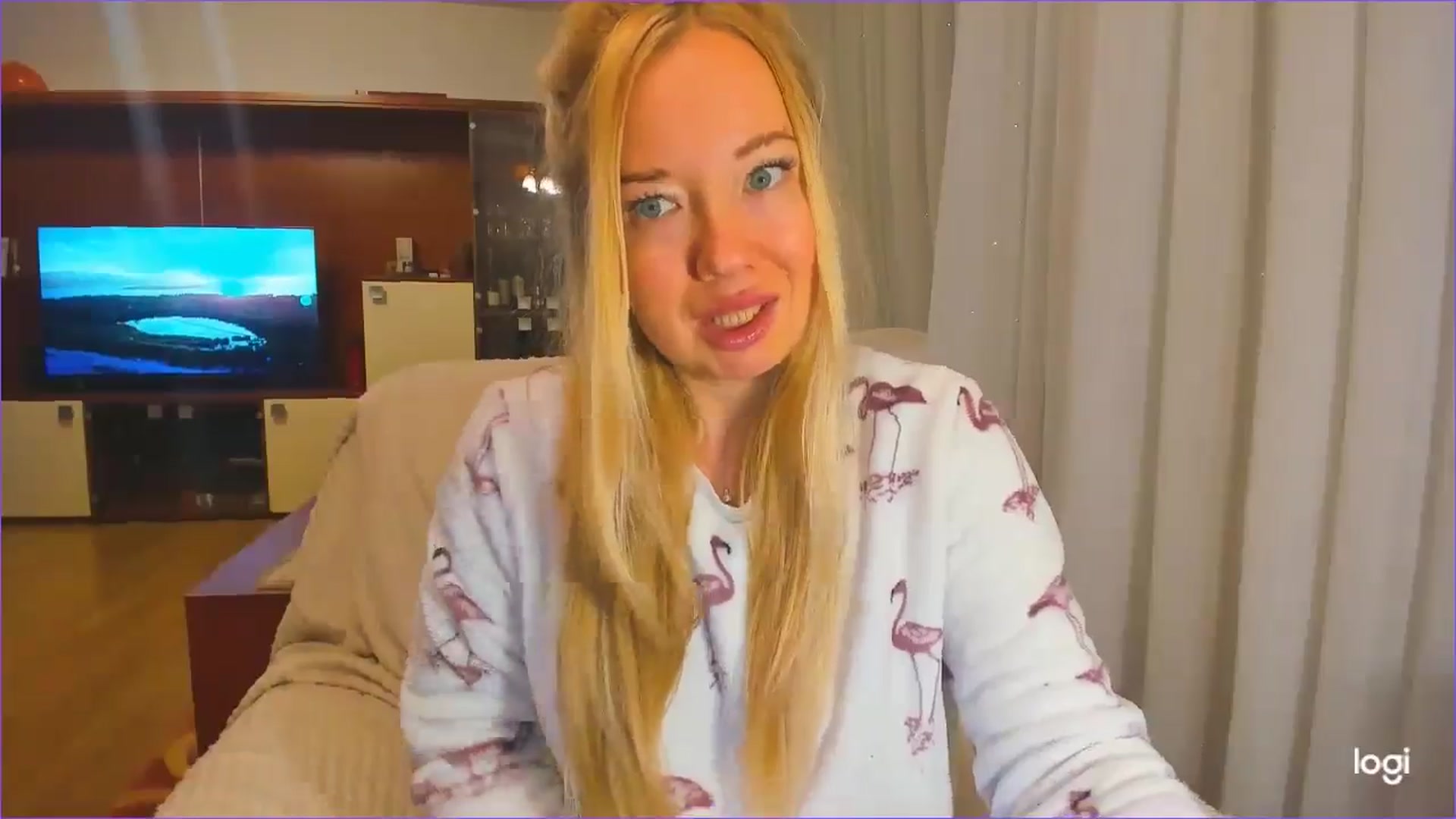 Gallery image thumbnail from FlamingoDream's myfreecams stream on, 11/14/2024, 01:48 image 16 of 20