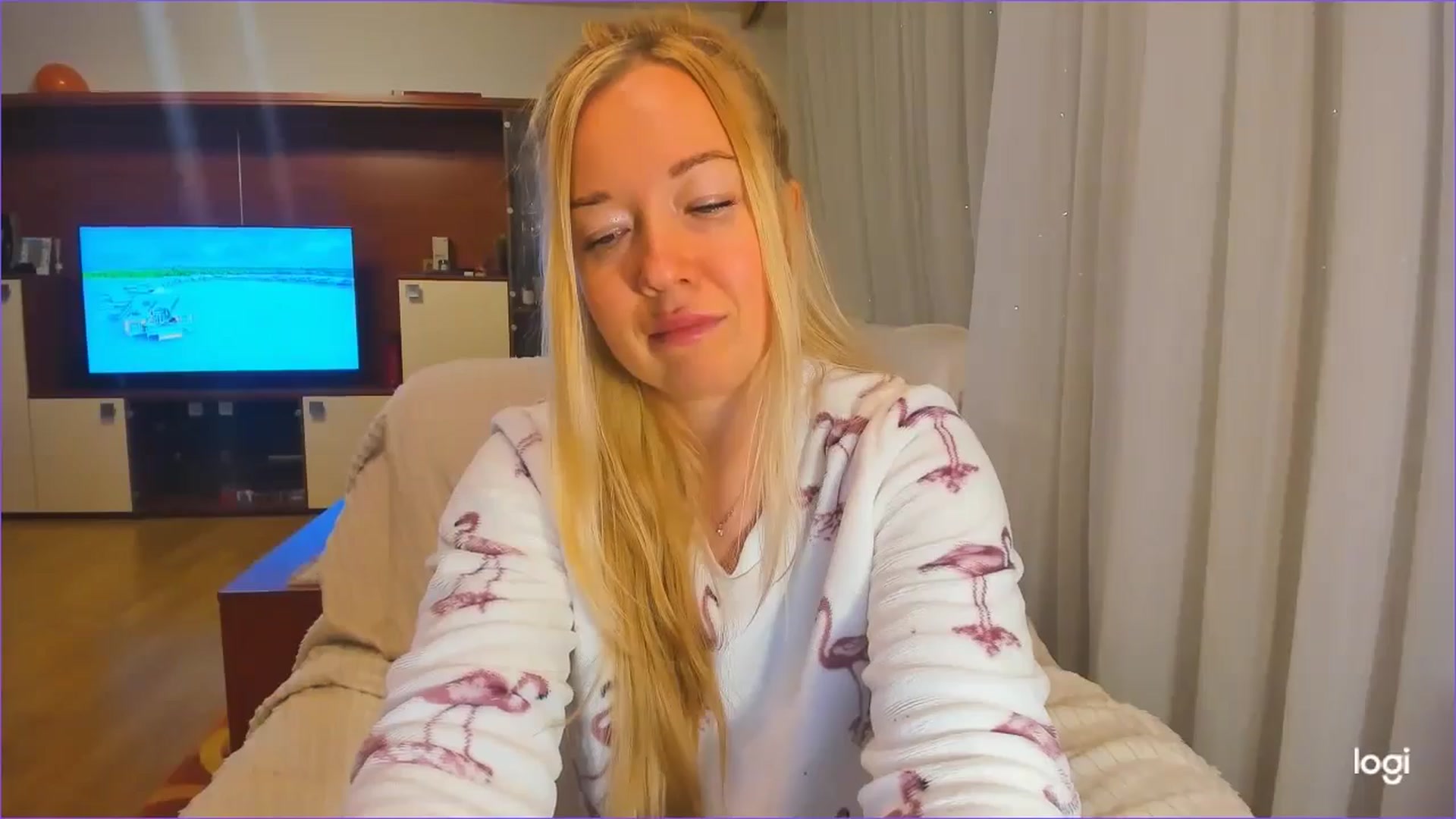 Gallery image thumbnail from FlamingoDream's myfreecams stream on, 11/14/2024, 03:23 image 6 of 20