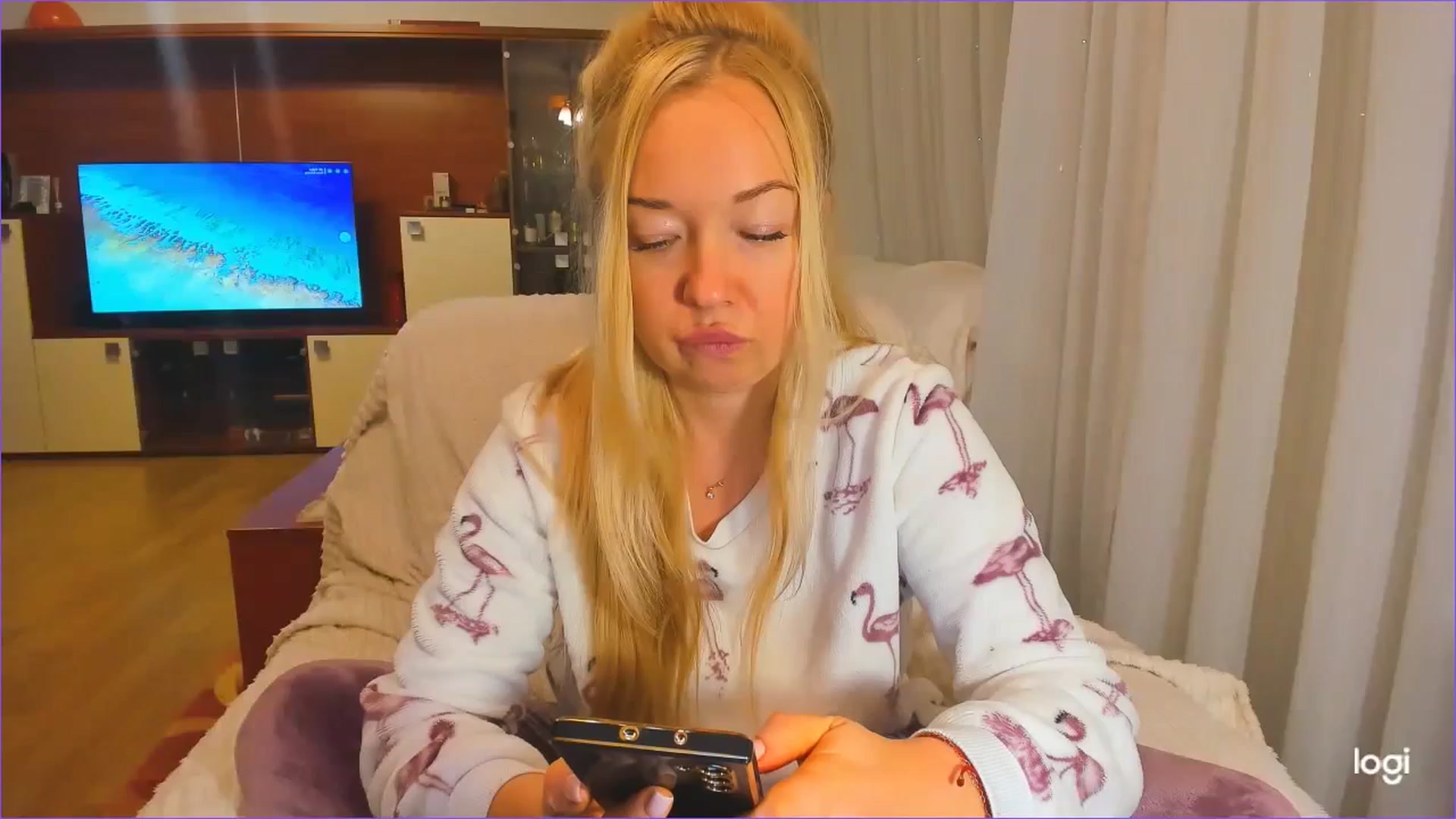 Gallery image thumbnail from FlamingoDream's myfreecams stream on, 11/14/2024, 03:23 image 15 of 20