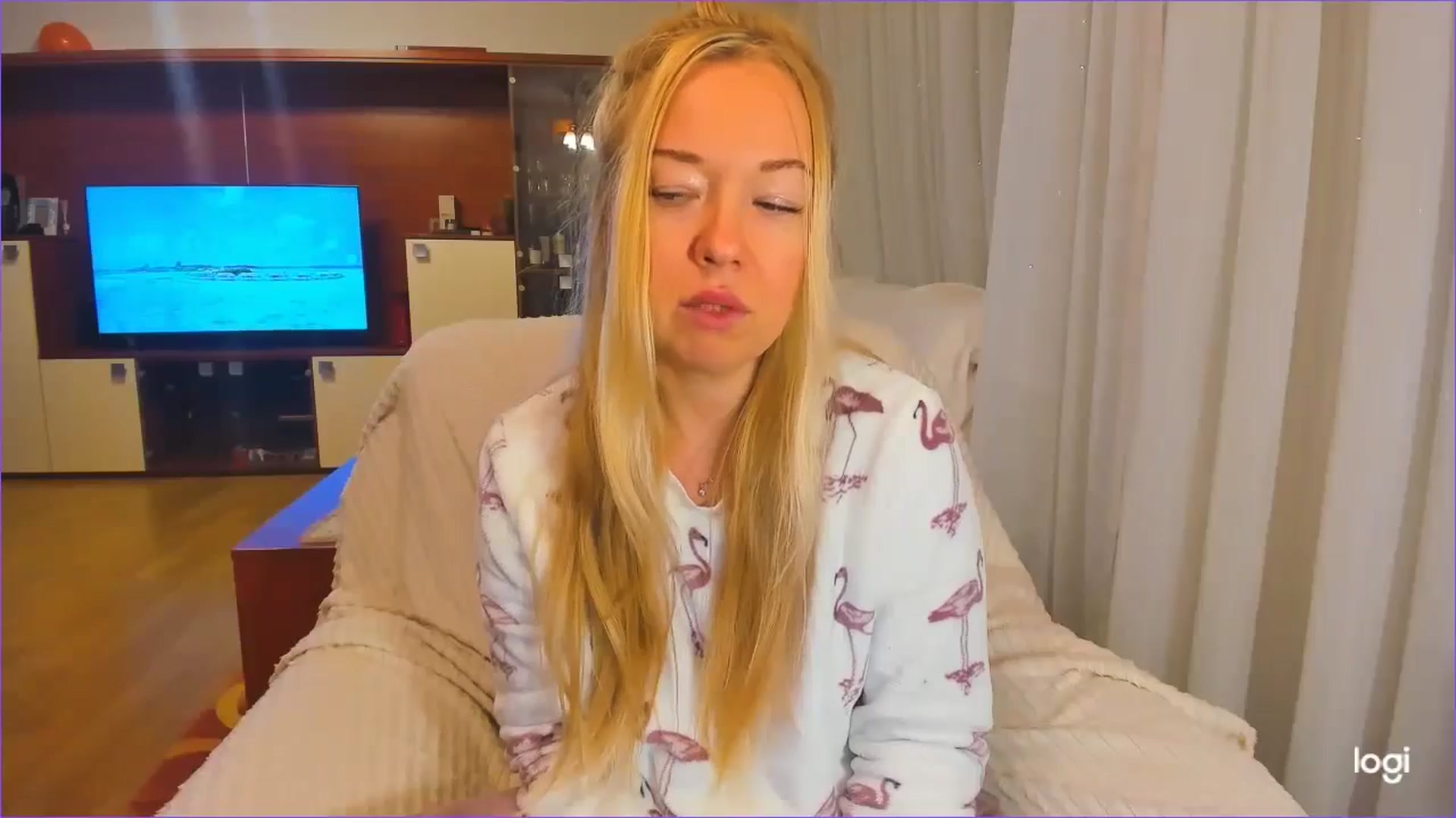 Gallery image thumbnail from FlamingoDream's myfreecams stream on, 11/14/2024, 03:23 image 11 of 20