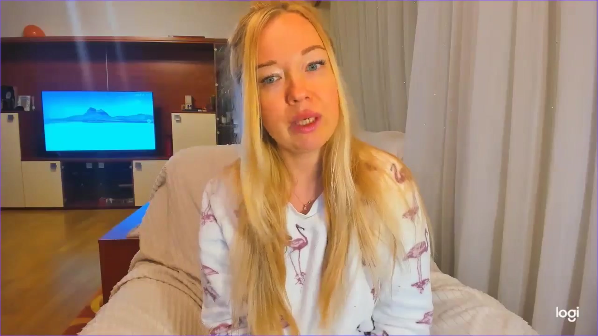 Gallery image thumbnail from FlamingoDream's myfreecams stream on, 11/14/2024, 03:23 image 8 of 20