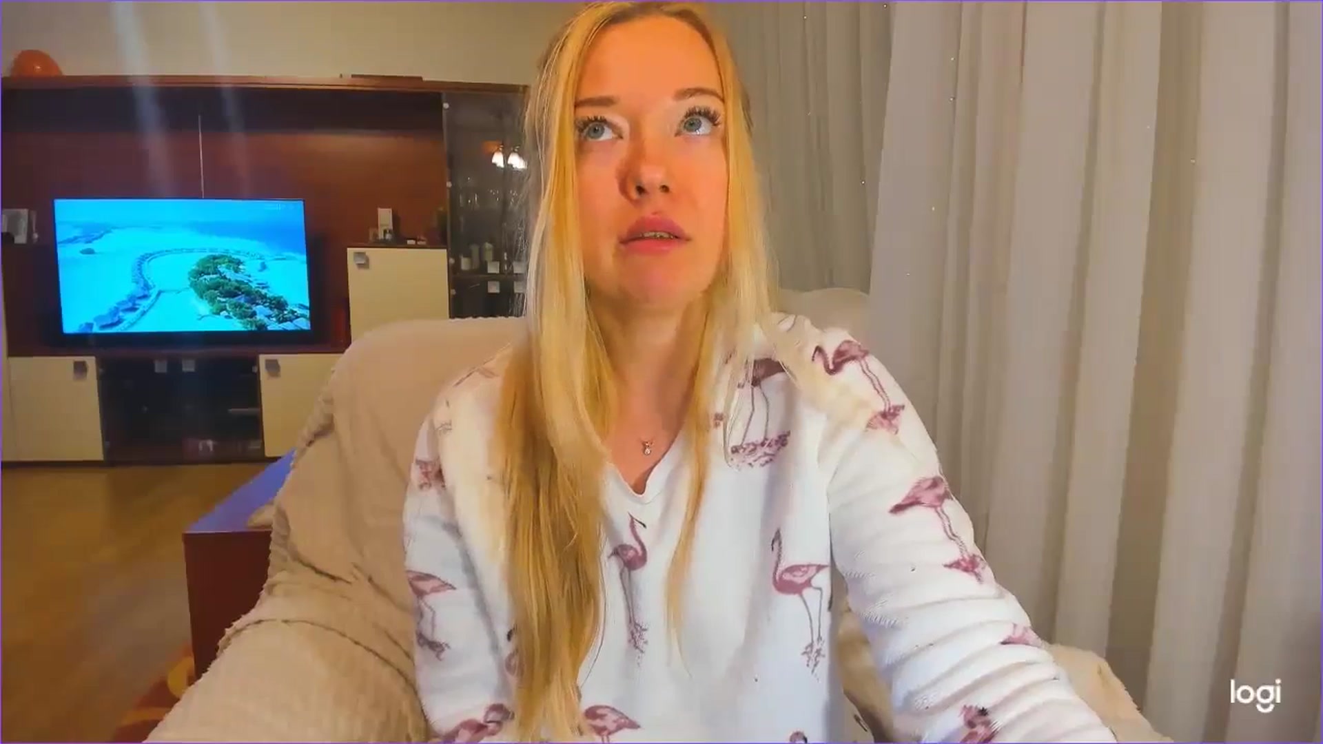 Gallery image thumbnail from FlamingoDream's myfreecams stream on, 11/14/2024, 03:23 image 17 of 20