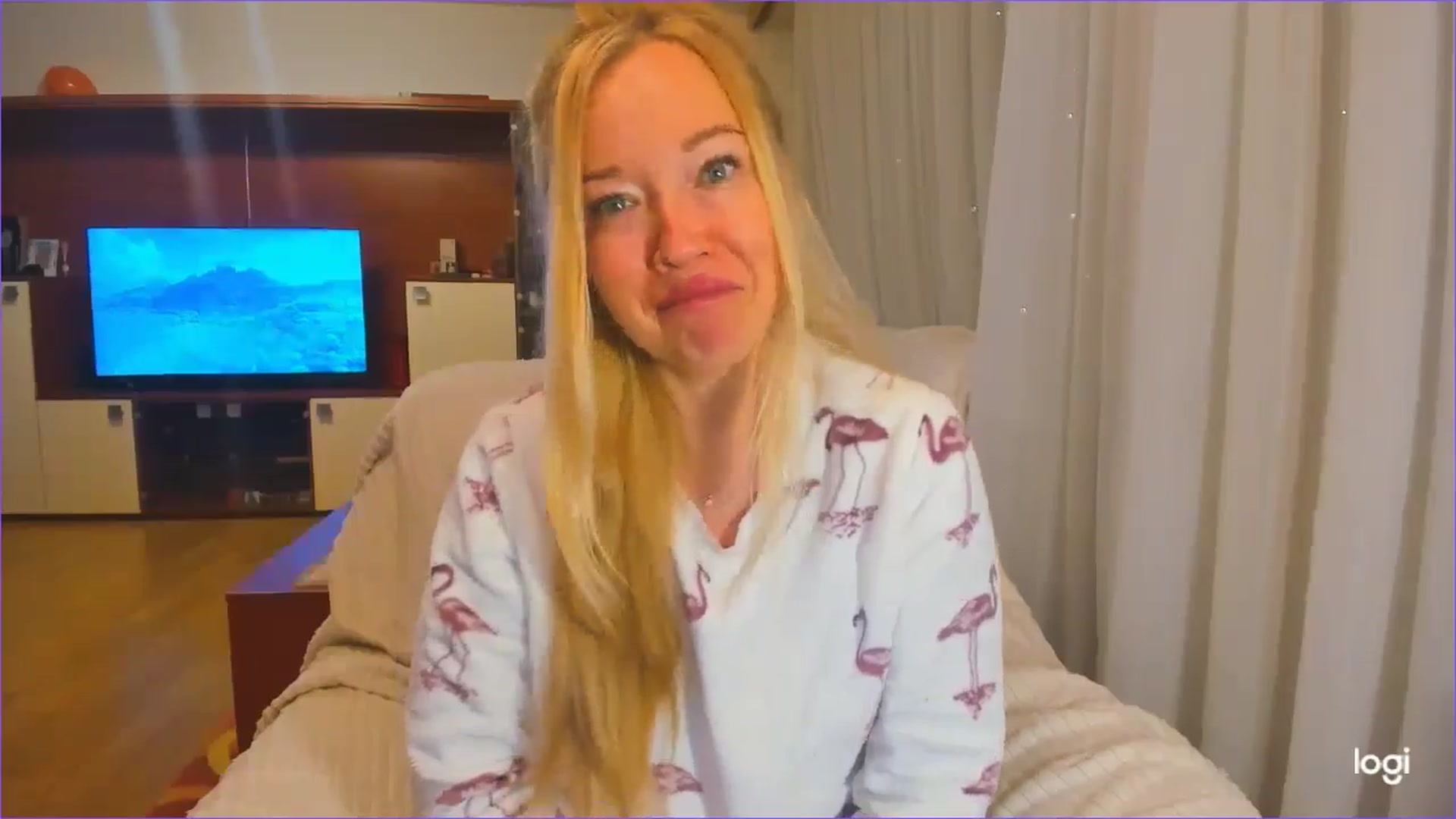 Gallery image thumbnail from FlamingoDream's myfreecams stream on, 11/14/2024, 03:23 image 7 of 20