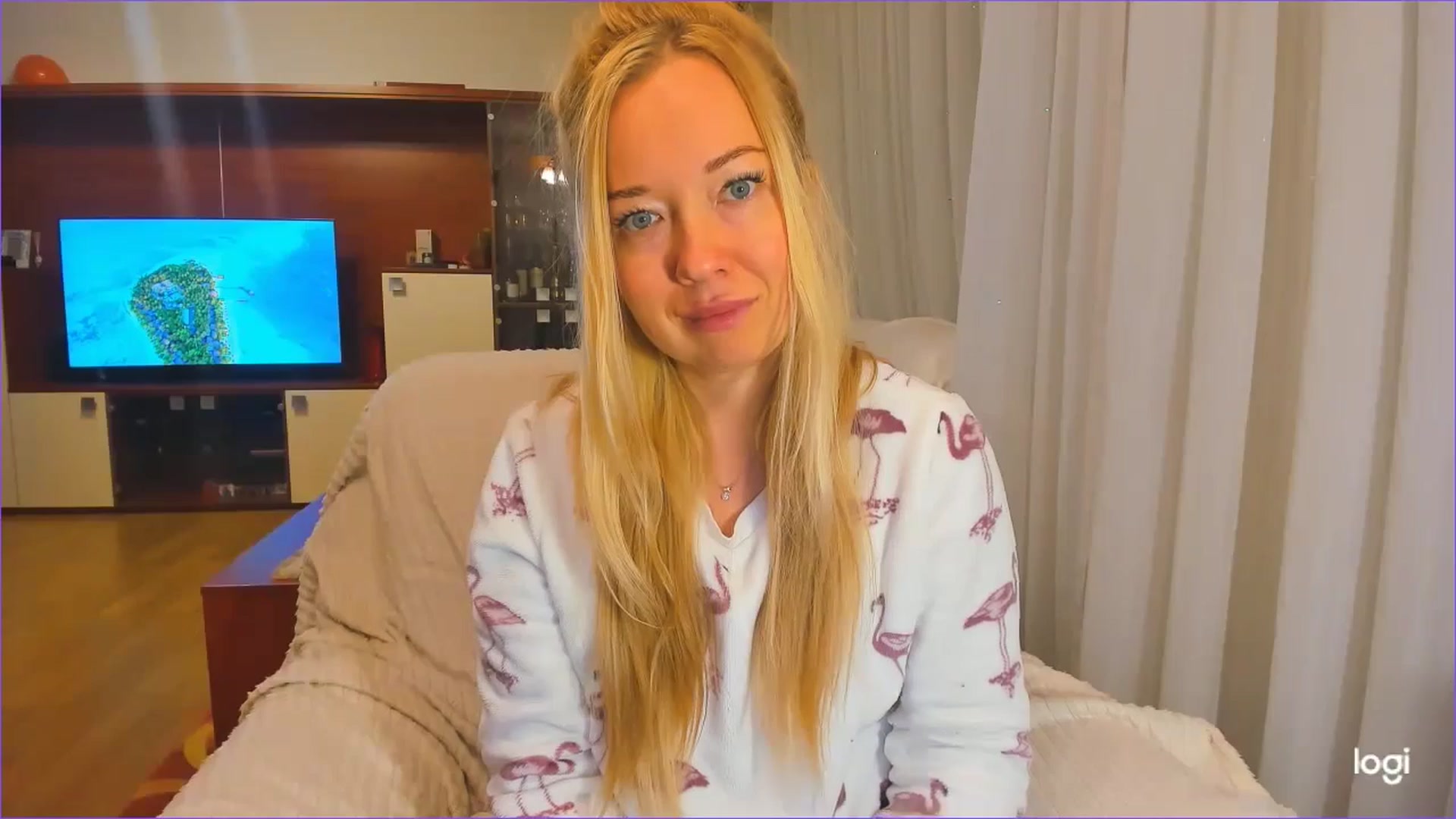 Gallery image thumbnail from FlamingoDream's myfreecams stream on, 11/14/2024, 03:23 image 18 of 20