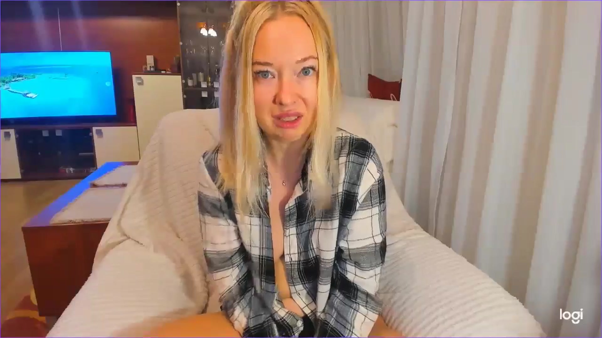 Gallery image thumbnail from FlamingoDream's myfreecams stream on, 11/15/2024, 24:54 image 18 of 20