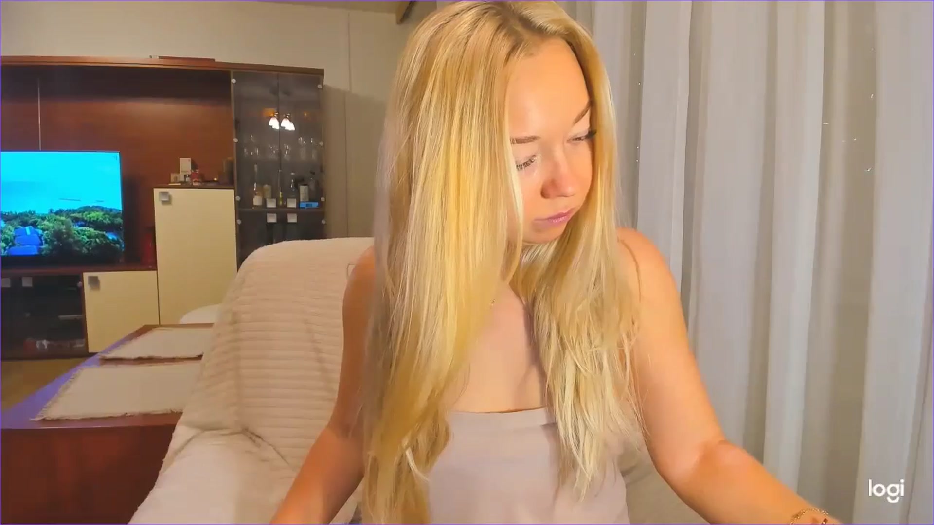 Gallery image thumbnail from FlamingoDream's myfreecams stream on, 11/18/2024, 21:43 image 8 of 20