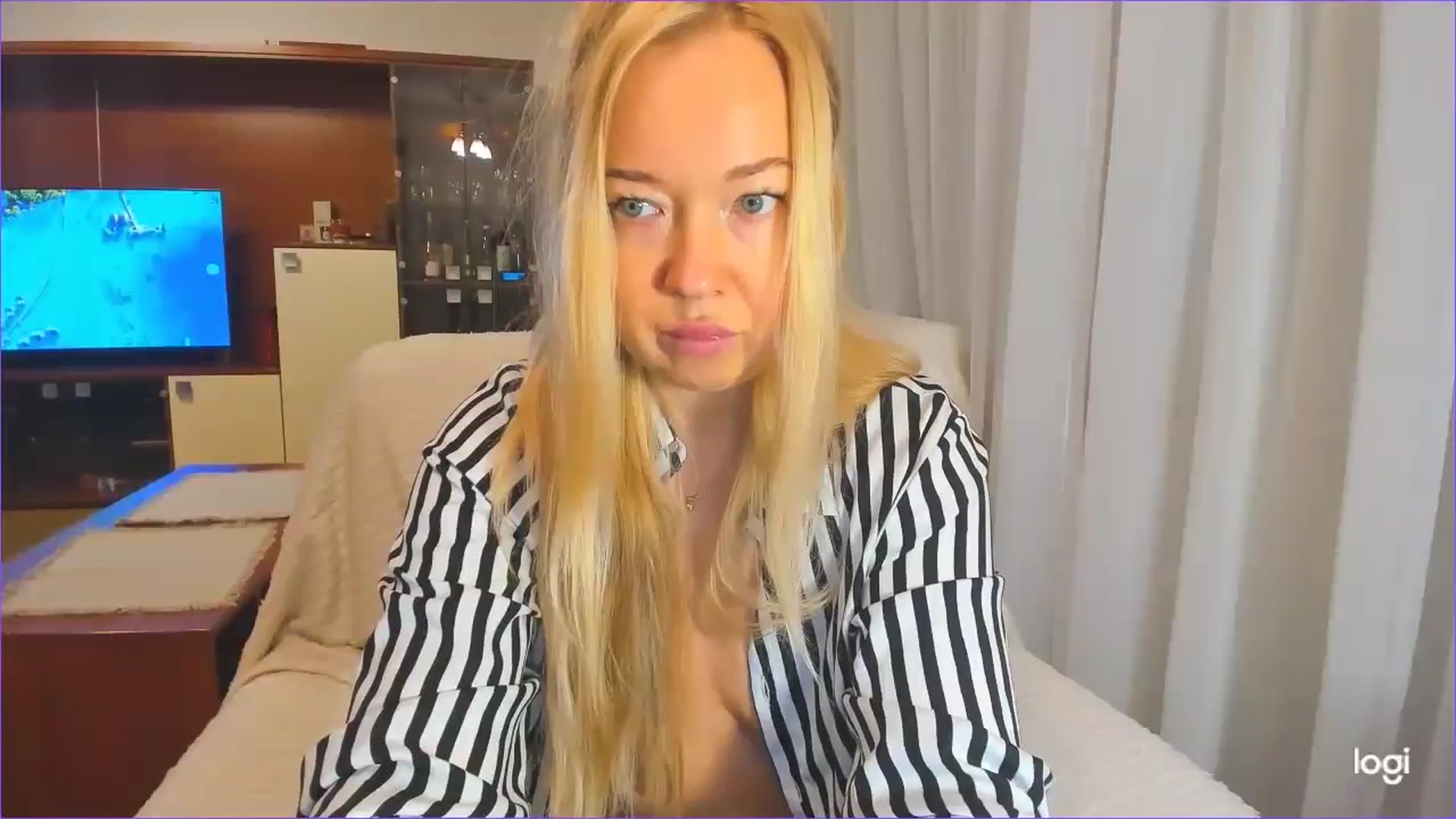 Gallery image thumbnail from FlamingoDream's myfreecams stream on, 11/20/2024, 24:15 image 1 of 20