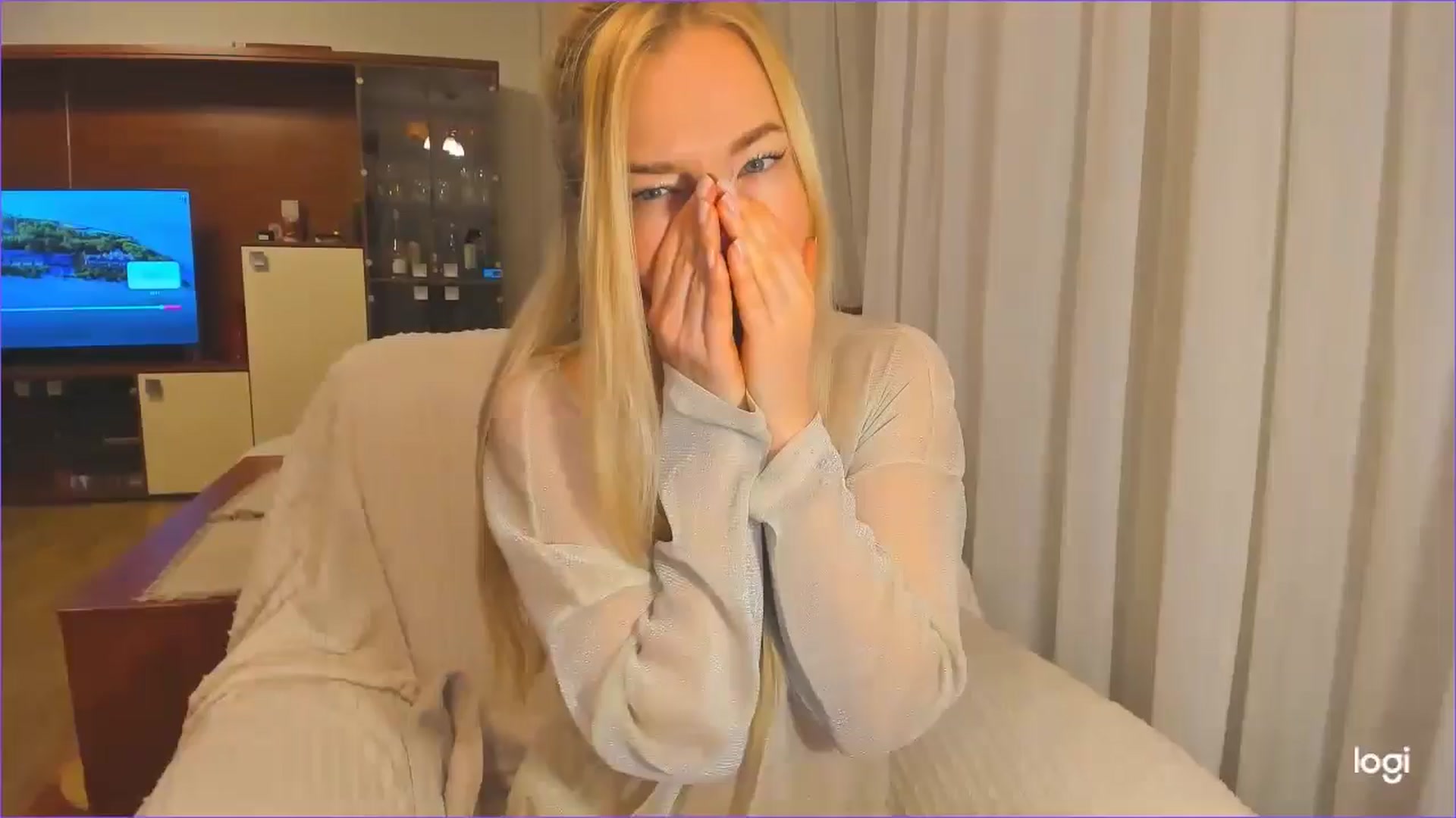 Gallery image thumbnail from FlamingoDream's myfreecams stream on, 11/21/2024, 21:56 image 4 of 20