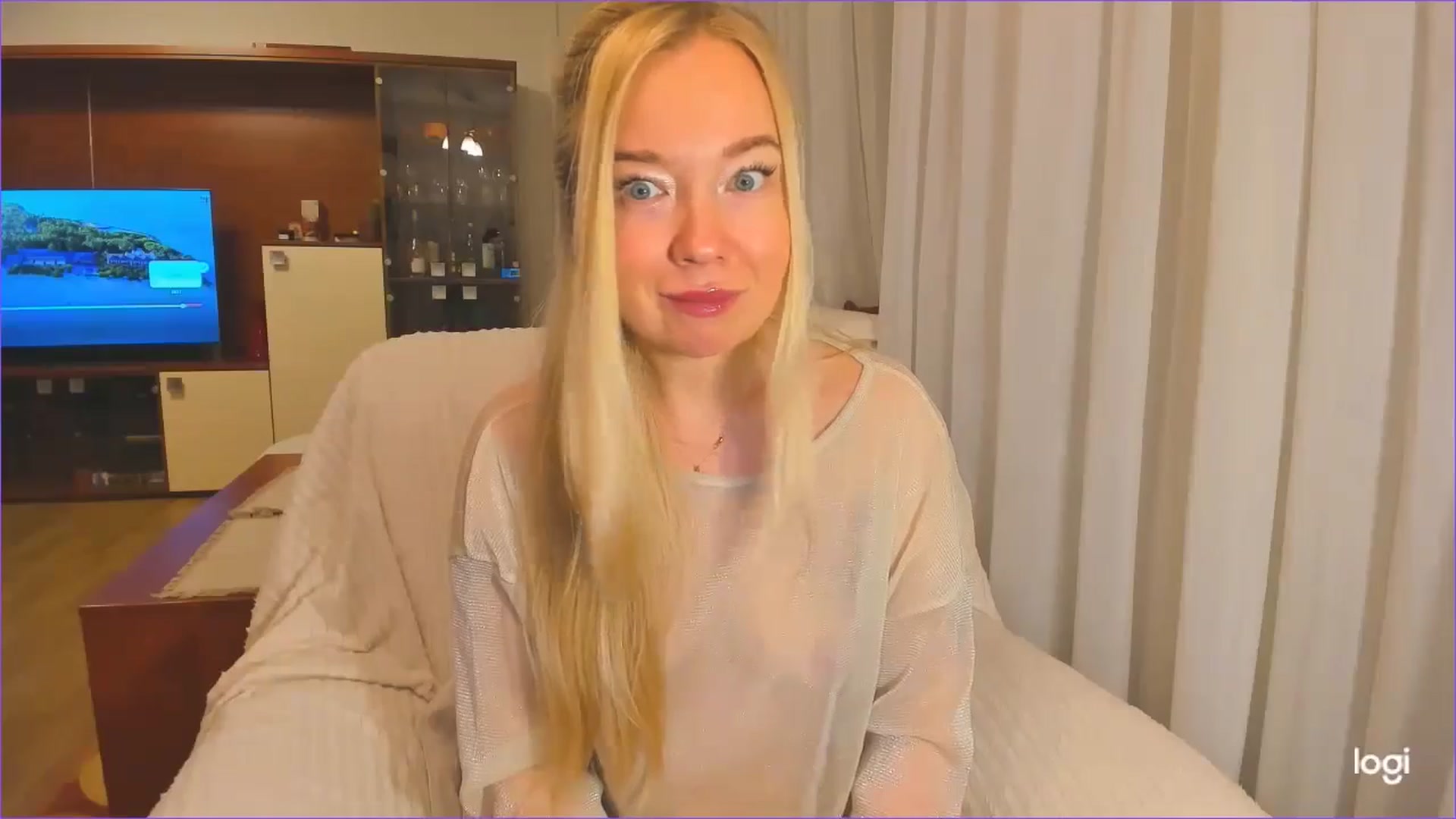 Gallery image thumbnail from FlamingoDream's myfreecams stream on, 11/21/2024, 21:56 image 2 of 20