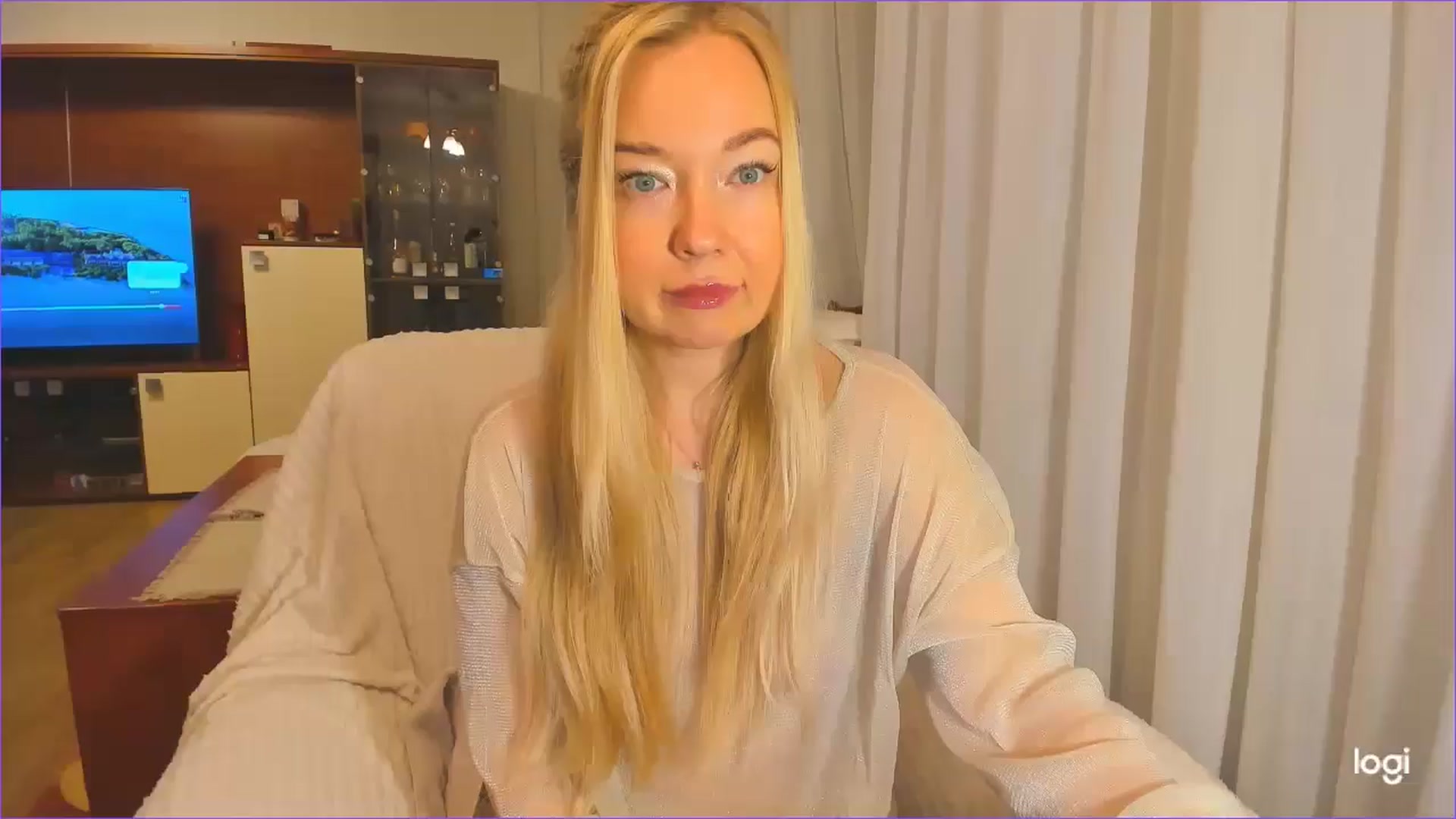 Gallery image thumbnail from FlamingoDream's myfreecams stream on, 11/21/2024, 21:56 image 3 of 20