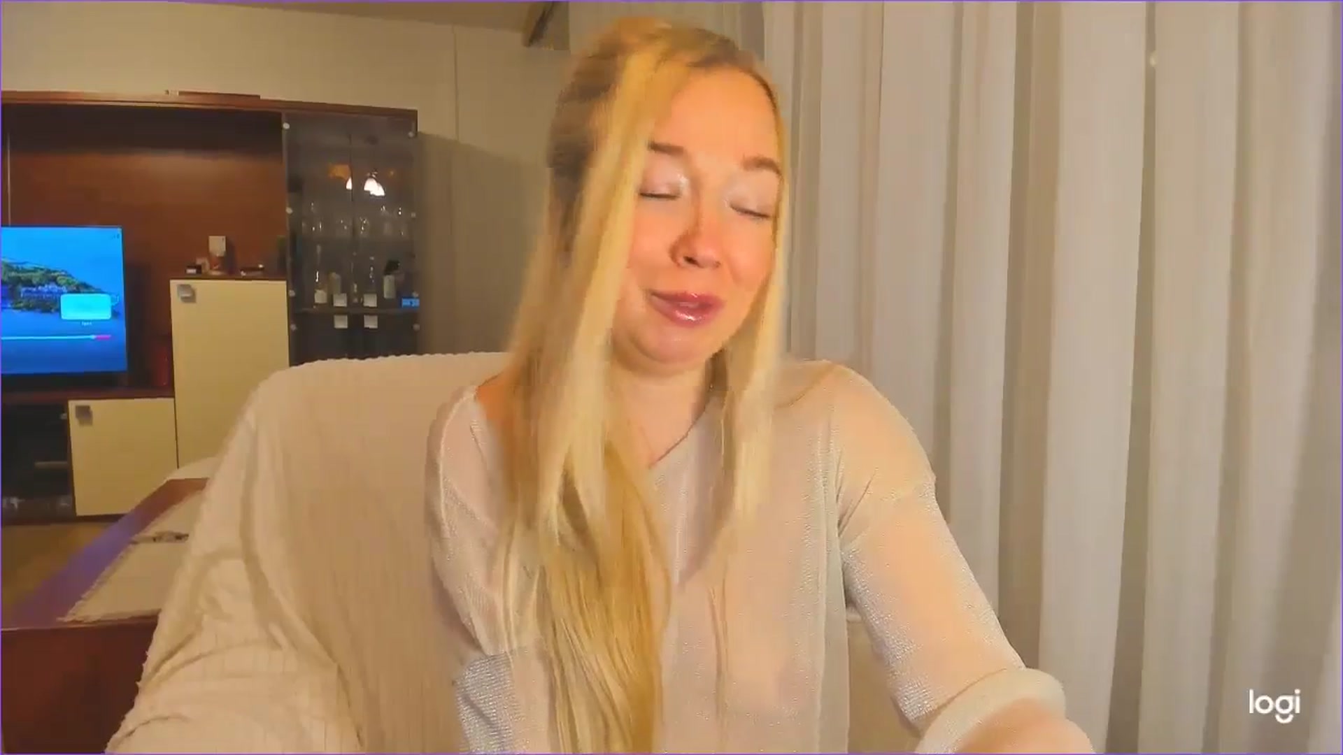 Gallery image thumbnail from FlamingoDream's myfreecams stream on, 11/21/2024, 21:56 image 18 of 20