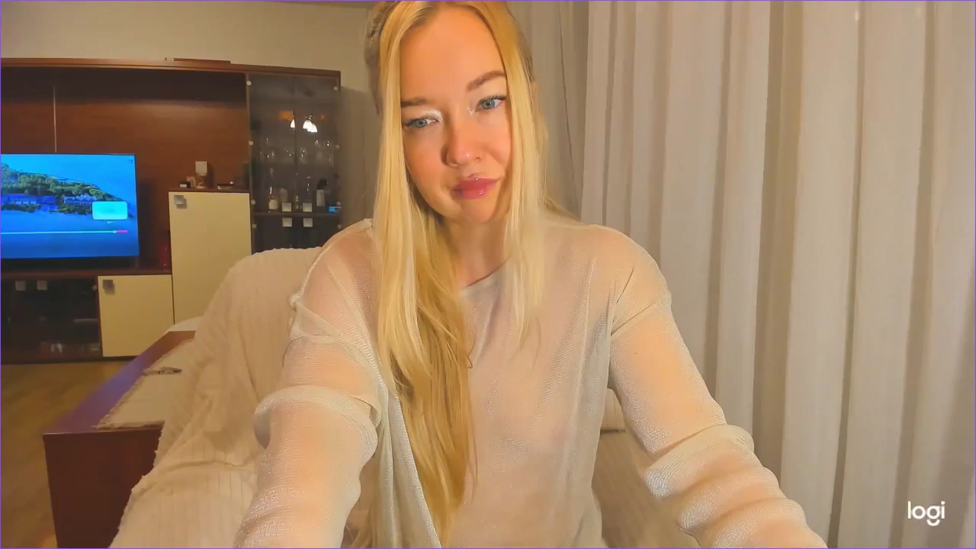 Gallery image thumbnail from FlamingoDream's myfreecams stream on, 11/21/2024, 21:56 image 8 of 20
