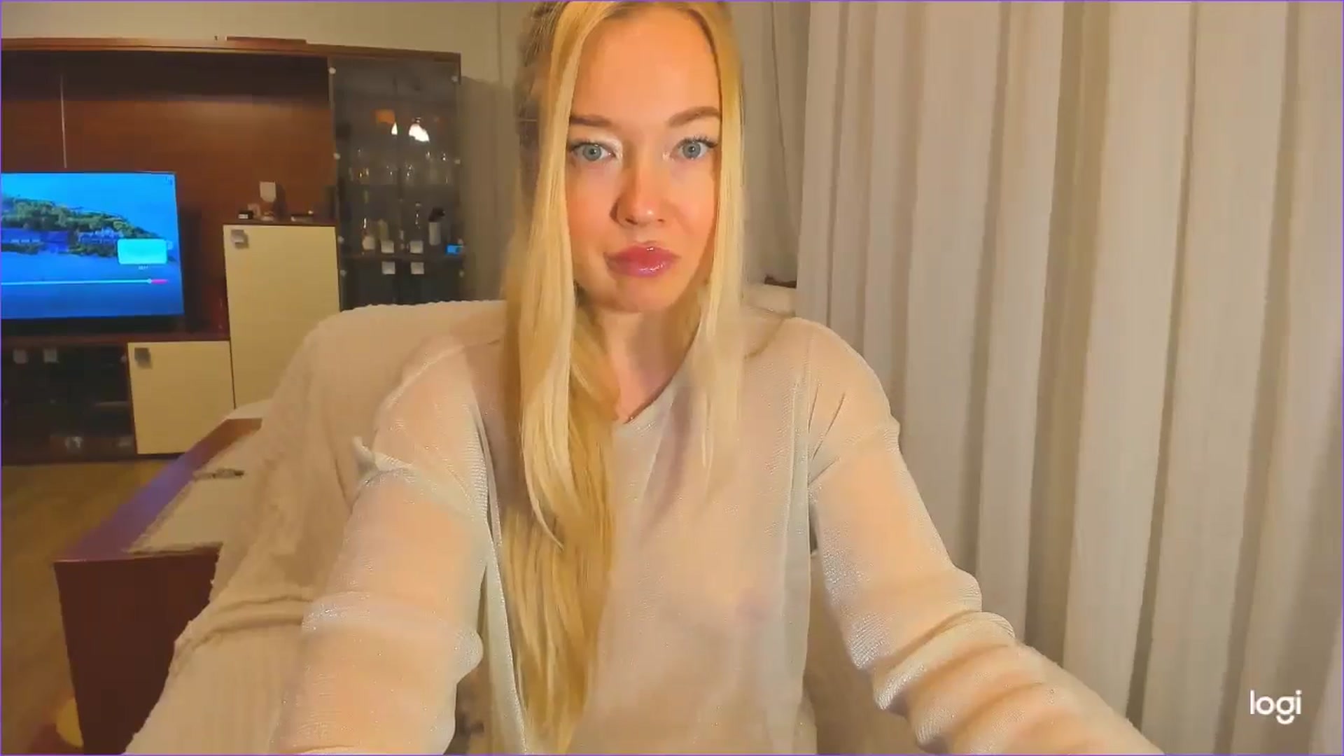 Gallery image thumbnail from FlamingoDream's myfreecams stream on, 11/21/2024, 21:56 image 7 of 20
