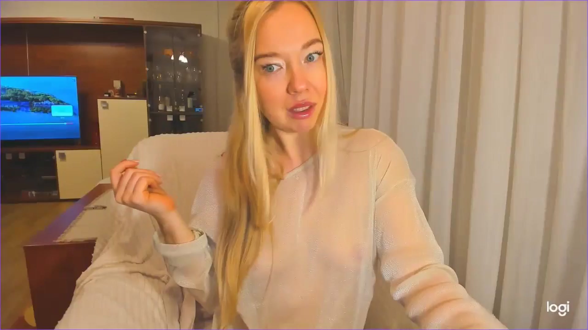 Gallery image thumbnail from FlamingoDream's myfreecams stream on, 11/21/2024, 21:56 image 6 of 20