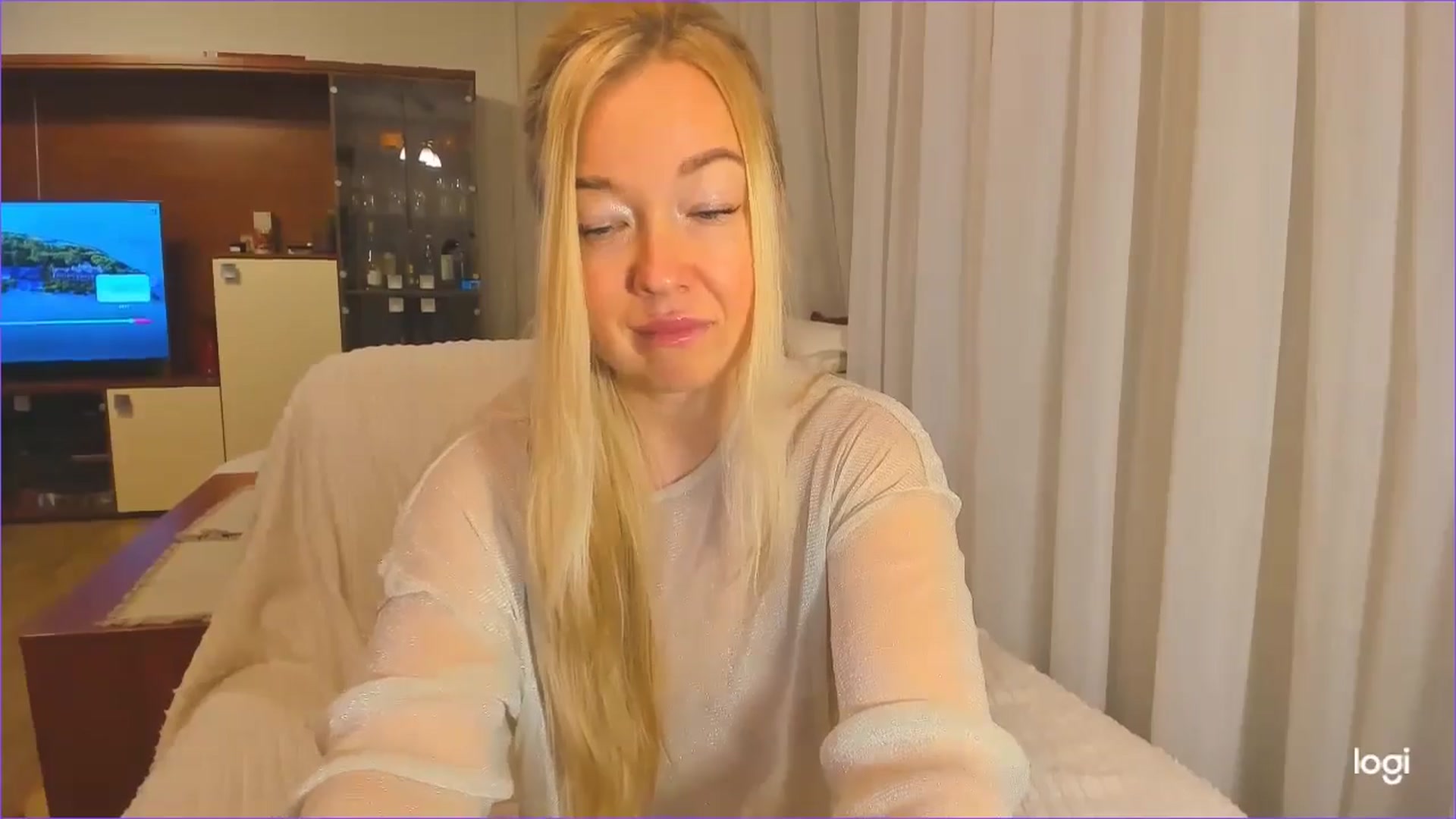 Gallery image thumbnail from FlamingoDream's myfreecams stream on, 11/21/2024, 23:23 image 2 of 20