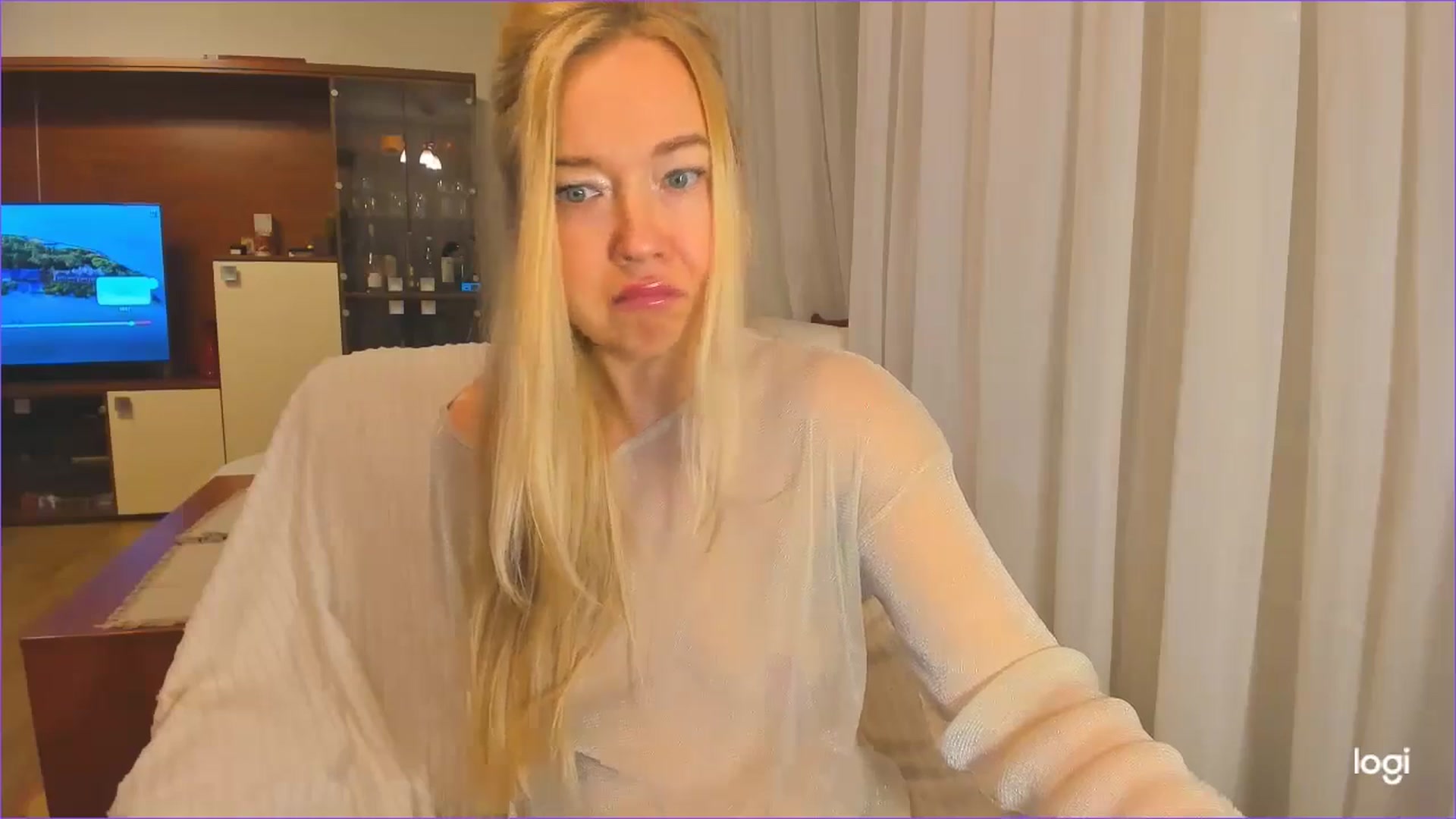 Gallery image thumbnail from FlamingoDream's myfreecams stream on, 11/21/2024, 23:23 image 7 of 20