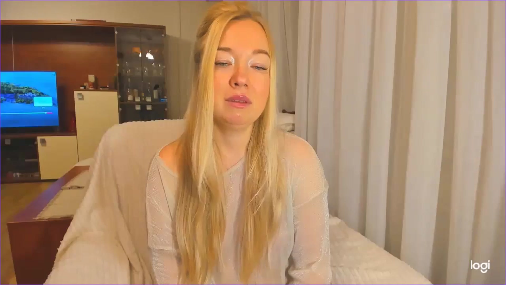 Gallery image thumbnail from FlamingoDream's myfreecams stream on, 11/21/2024, 23:23 image 3 of 20