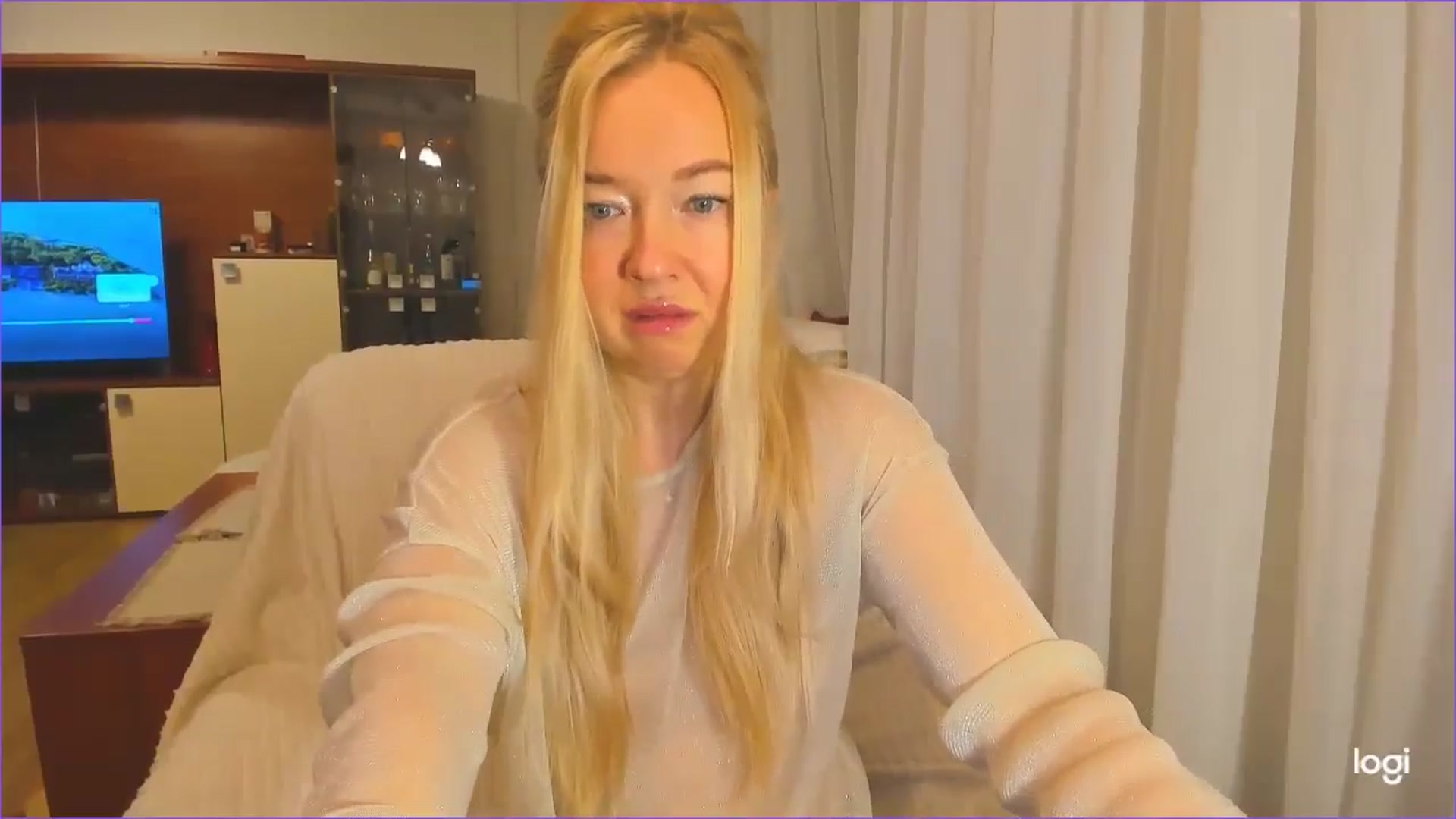 Gallery image thumbnail from FlamingoDream's myfreecams stream on, 11/21/2024, 23:23 image 5 of 20