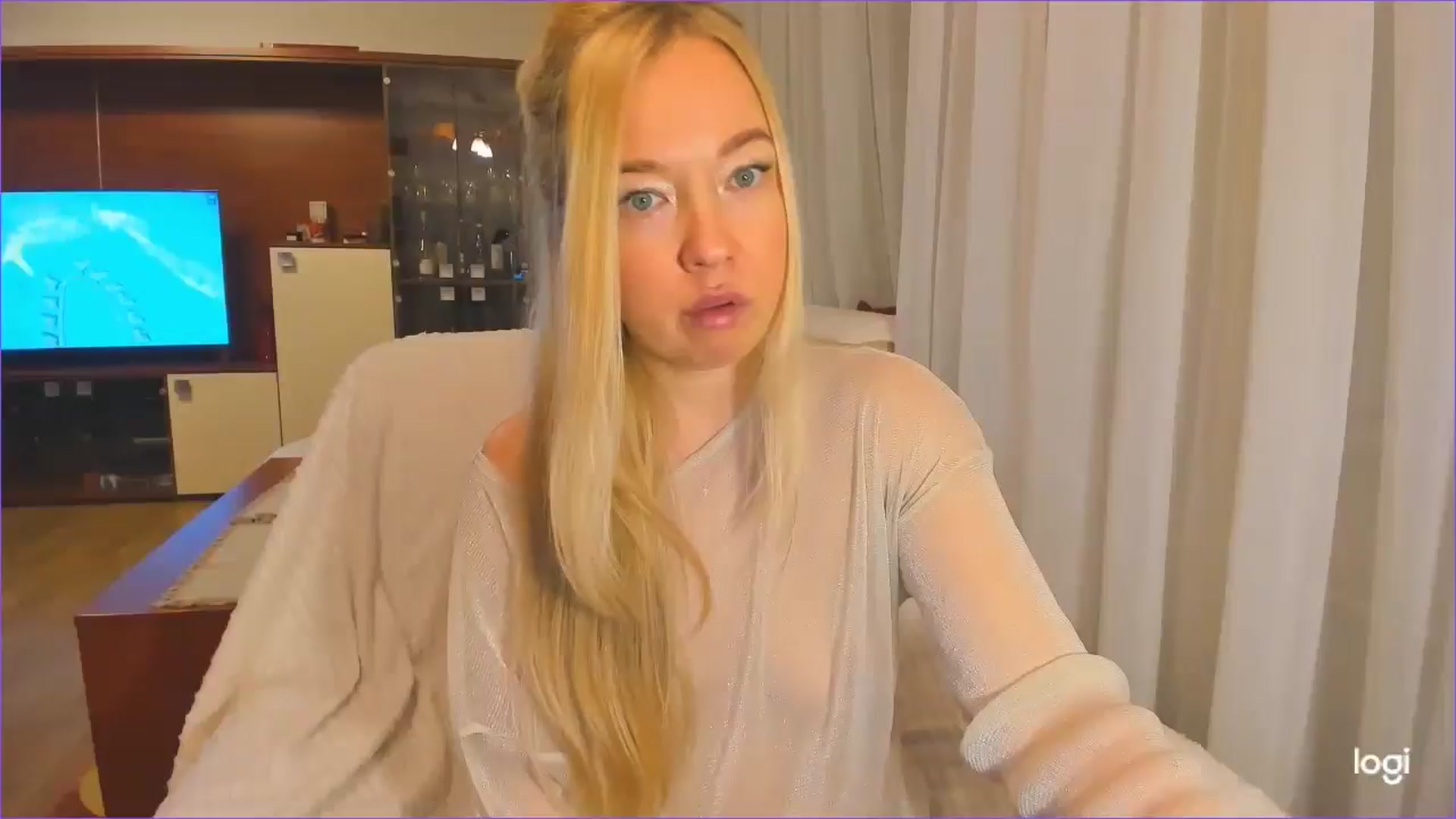 Gallery image thumbnail from FlamingoDream's myfreecams stream on, 11/21/2024, 23:45 image 7 of 20