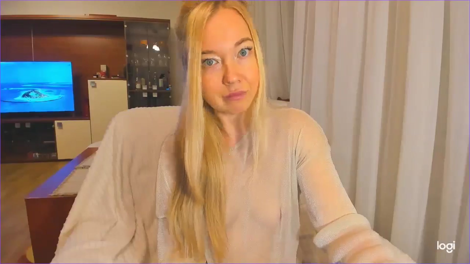 Gallery image thumbnail from FlamingoDream's myfreecams stream on, 11/21/2024, 23:45 image 18 of 20