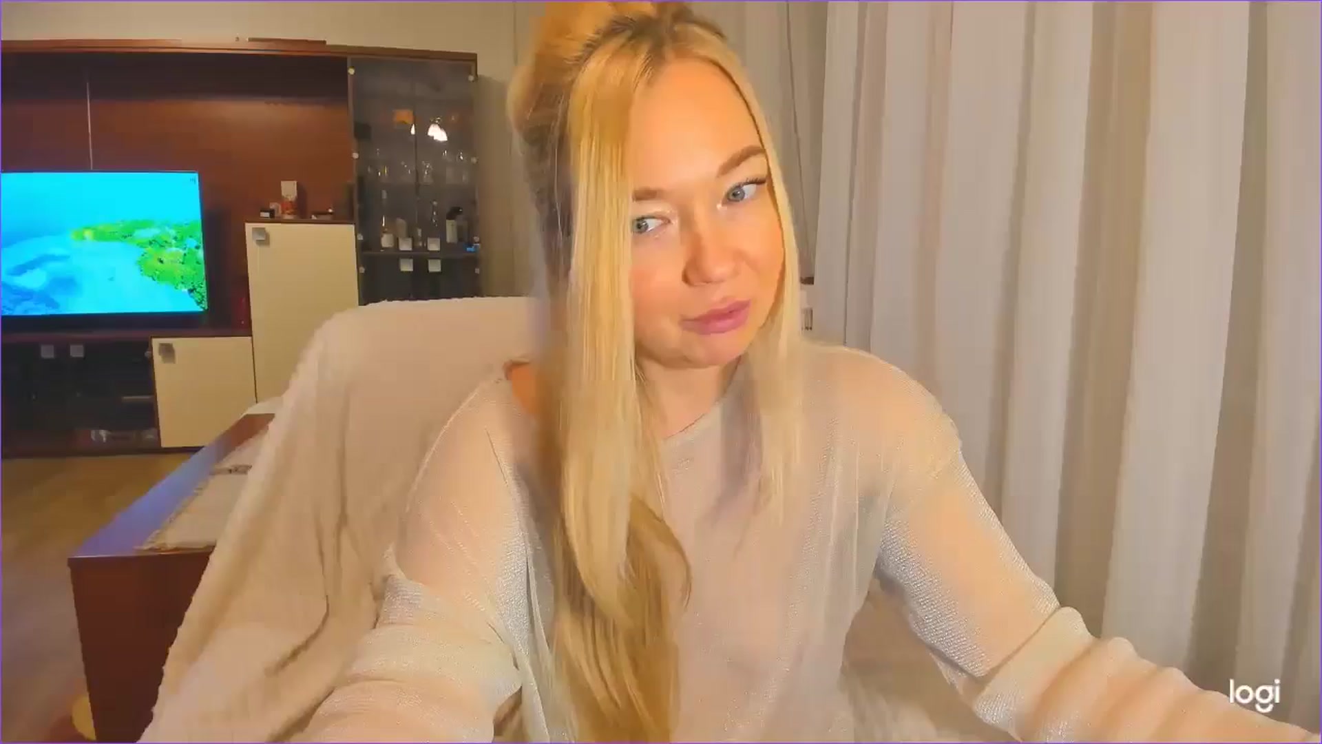 Gallery image thumbnail from FlamingoDream's myfreecams stream on, 11/21/2024, 23:45 image 8 of 20