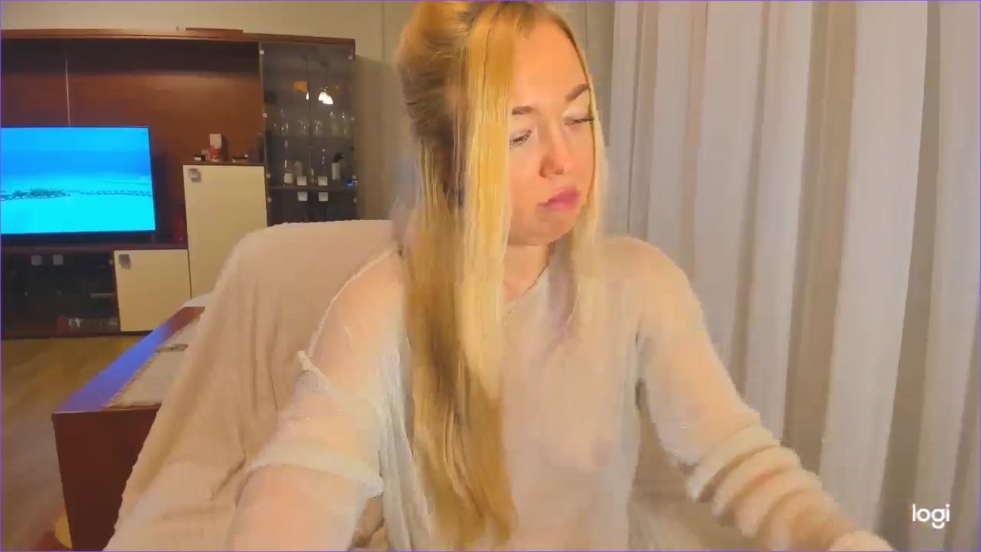Gallery image thumbnail from FlamingoDream's myfreecams stream on, 11/21/2024, 23:45 image 16 of 20