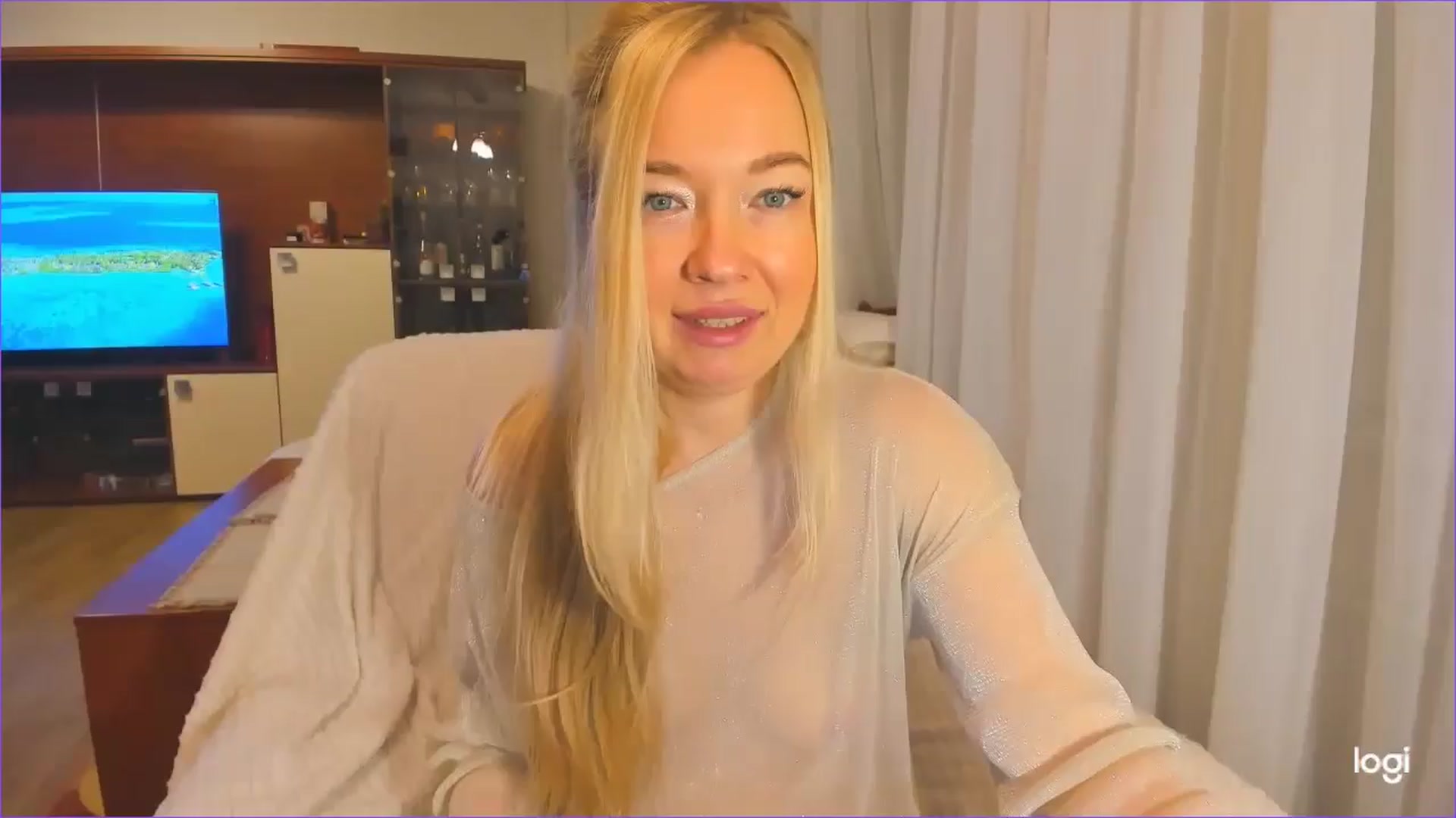 Gallery image thumbnail from FlamingoDream's myfreecams stream on, 11/21/2024, 23:45 image 1 of 20