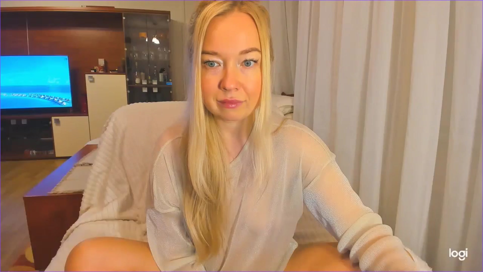 Gallery image thumbnail from FlamingoDream's myfreecams stream on, 11/22/2024, 01:25 image 19 of 20