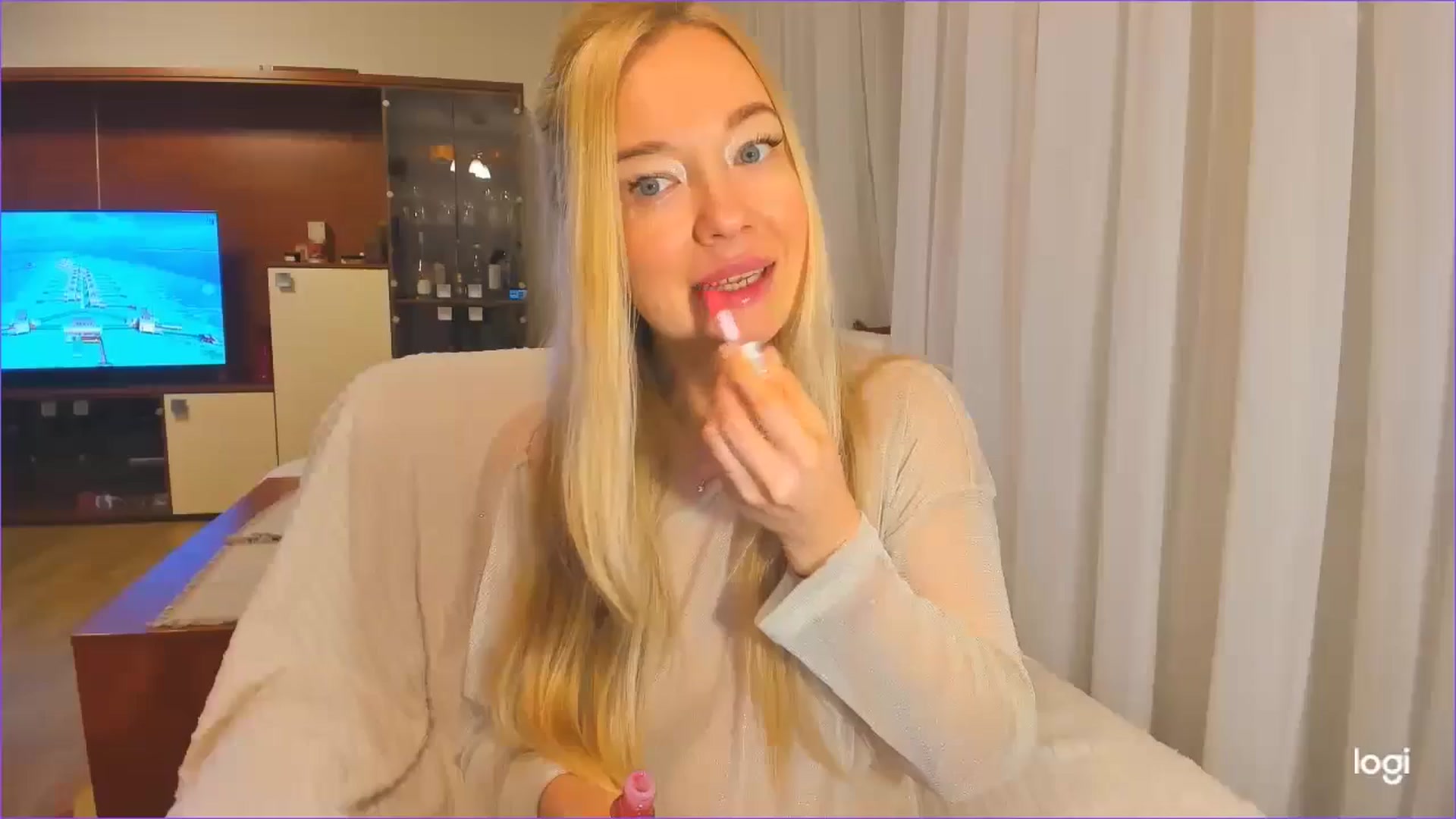 Gallery image thumbnail from FlamingoDream's myfreecams stream on, 11/22/2024, 01:25 image 4 of 20