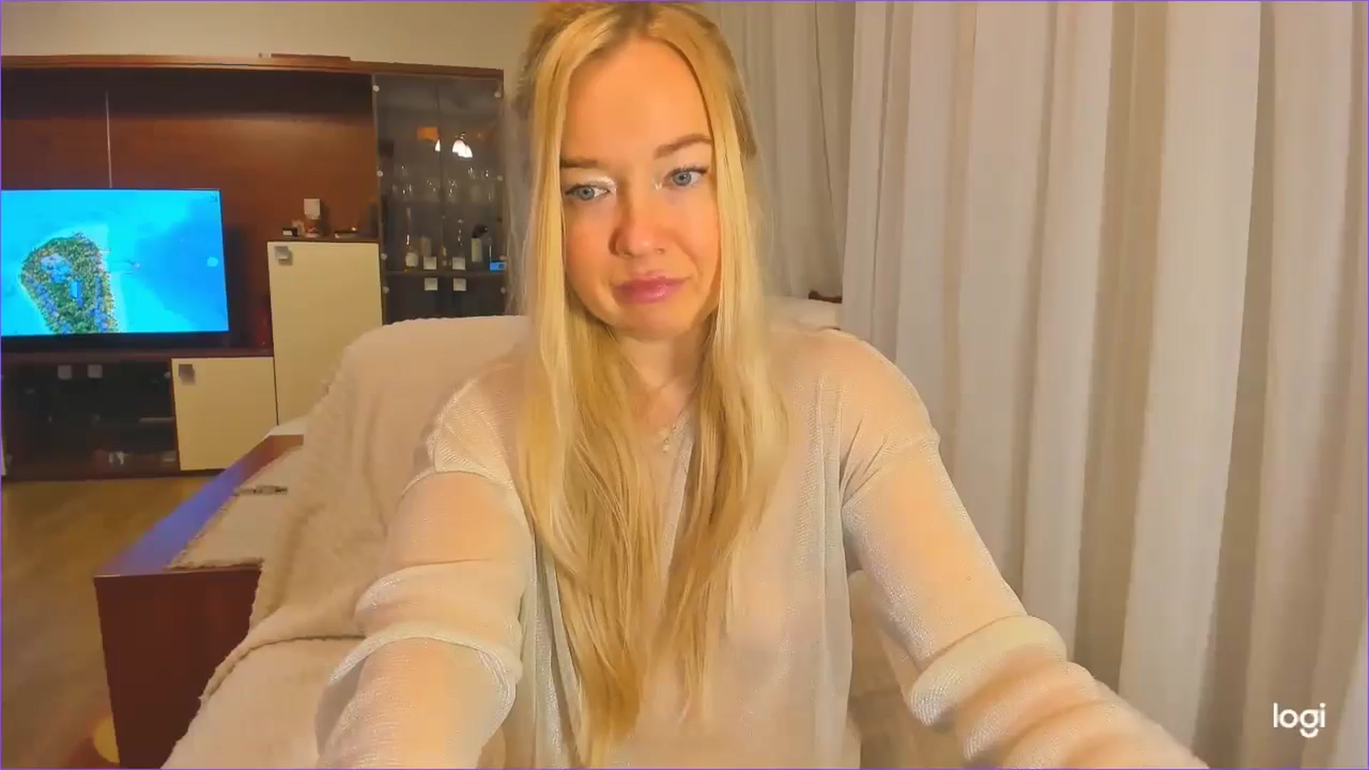 Gallery image thumbnail from FlamingoDream's myfreecams stream on, 11/22/2024, 01:25 image 12 of 20