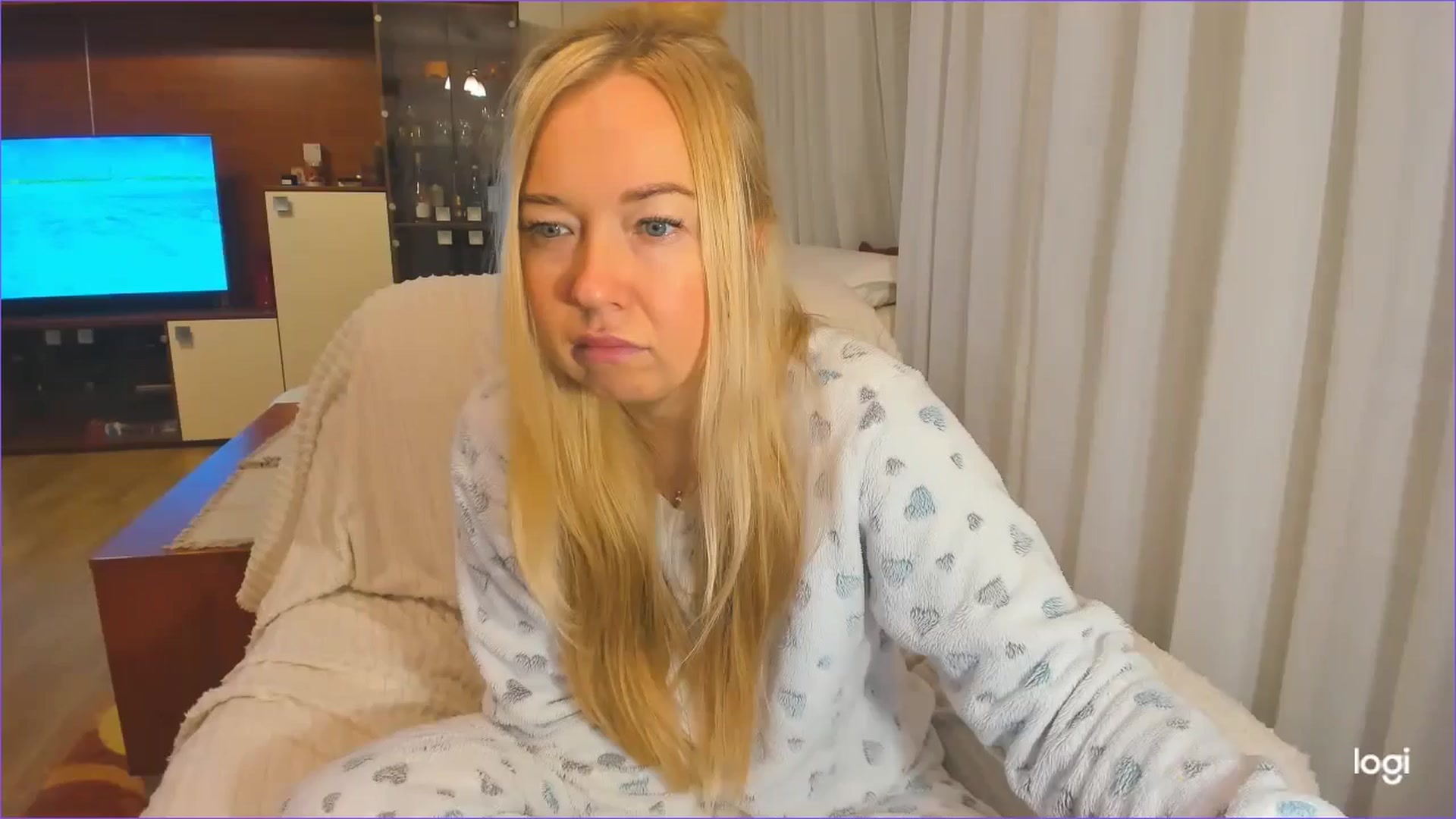 Gallery image thumbnail from FlamingoDream's myfreecams stream on, 11/22/2024, 03:58 image 14 of 20
