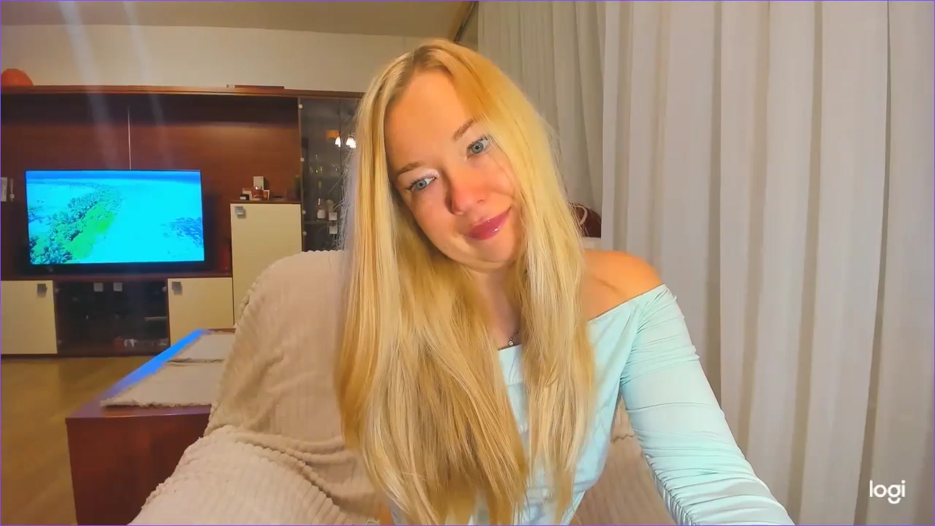 Gallery image thumbnail from FlamingoDream's myfreecams stream on, 11/25/2024, 21:40 image 6 of 20