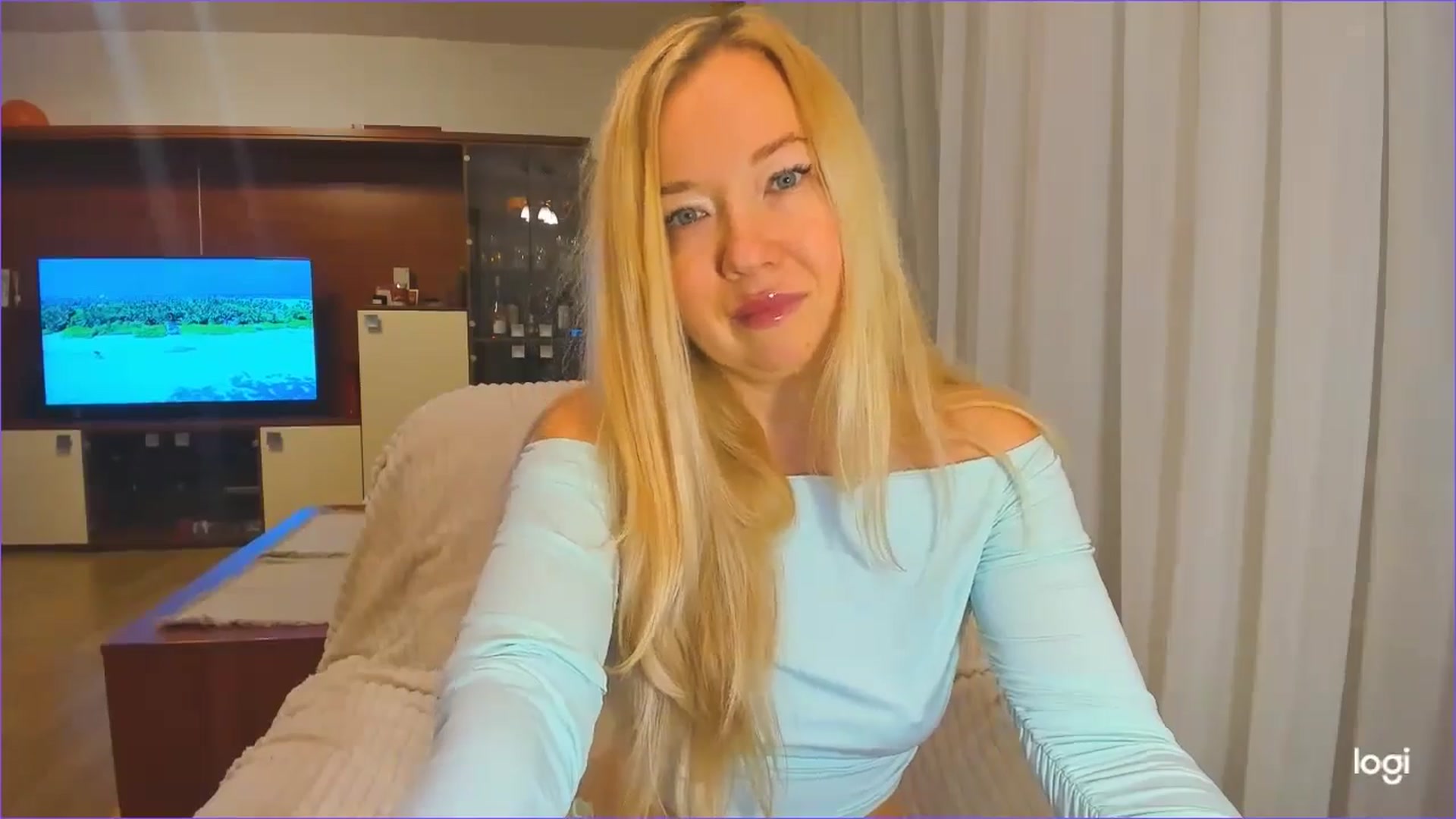 Gallery image thumbnail from FlamingoDream's myfreecams stream on, 11/25/2024, 21:40 image 2 of 20