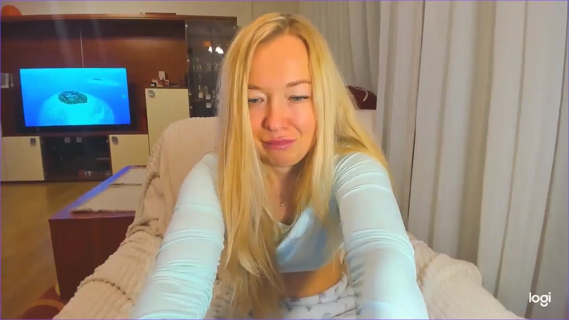 Gallery image thumbnail from FlamingoDream's myfreecams stream on, 11/25/2024, 22:49 image 16 of 20