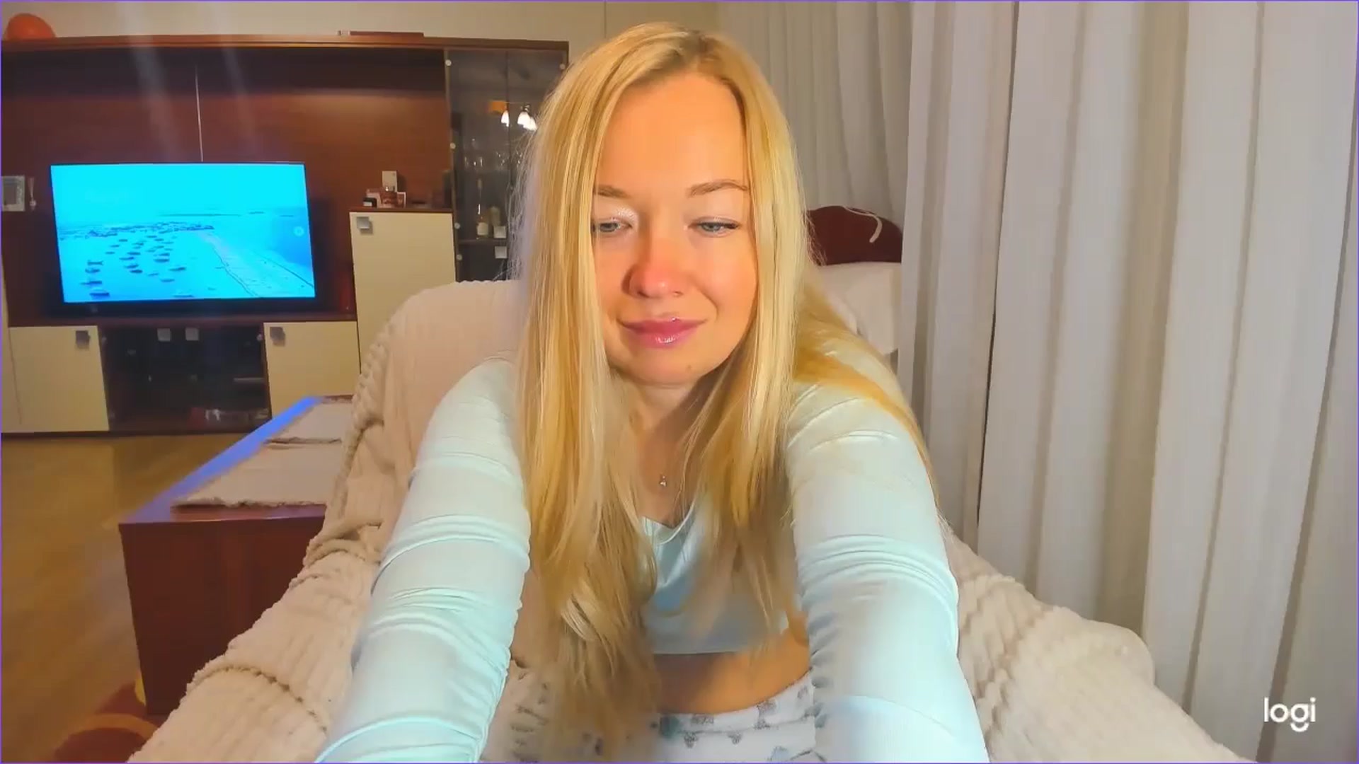 Gallery image thumbnail from FlamingoDream's myfreecams stream on, 11/25/2024, 22:49 image 19 of 20