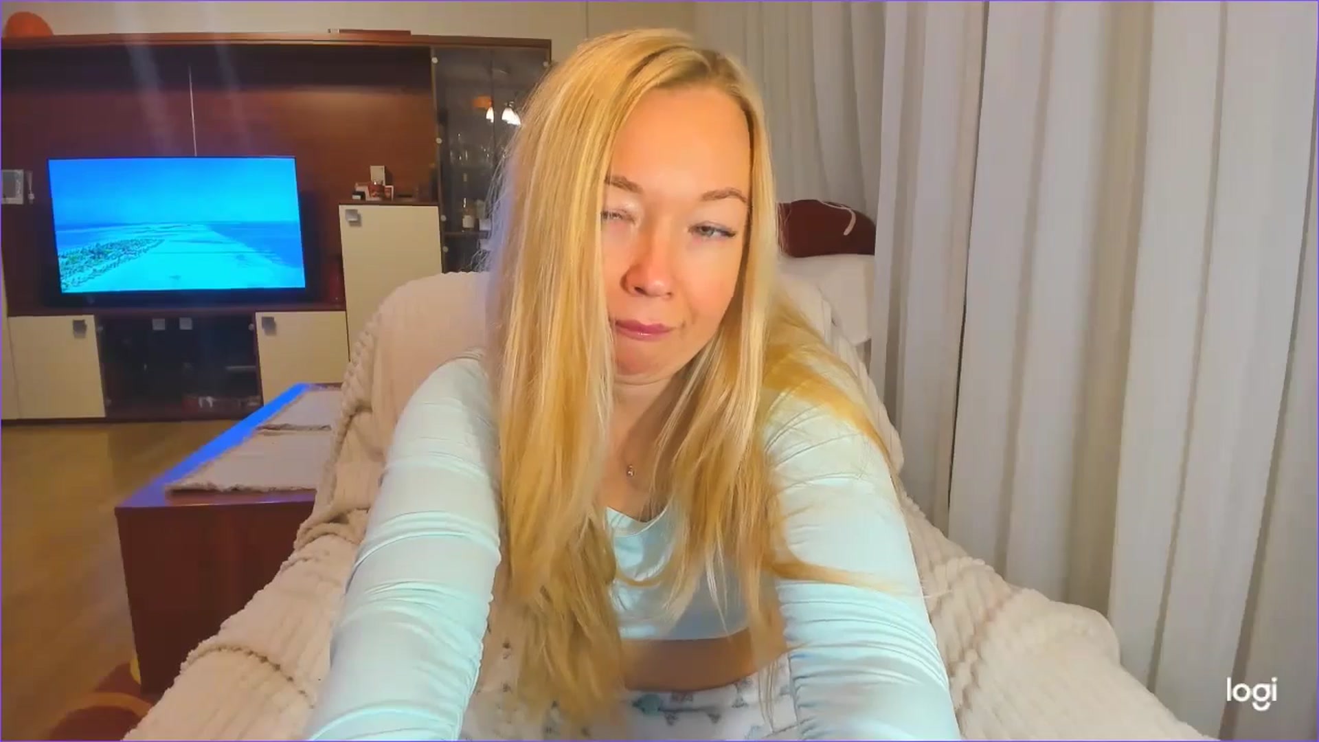 Gallery image thumbnail from FlamingoDream's myfreecams stream on, 11/25/2024, 22:49 image 18 of 20