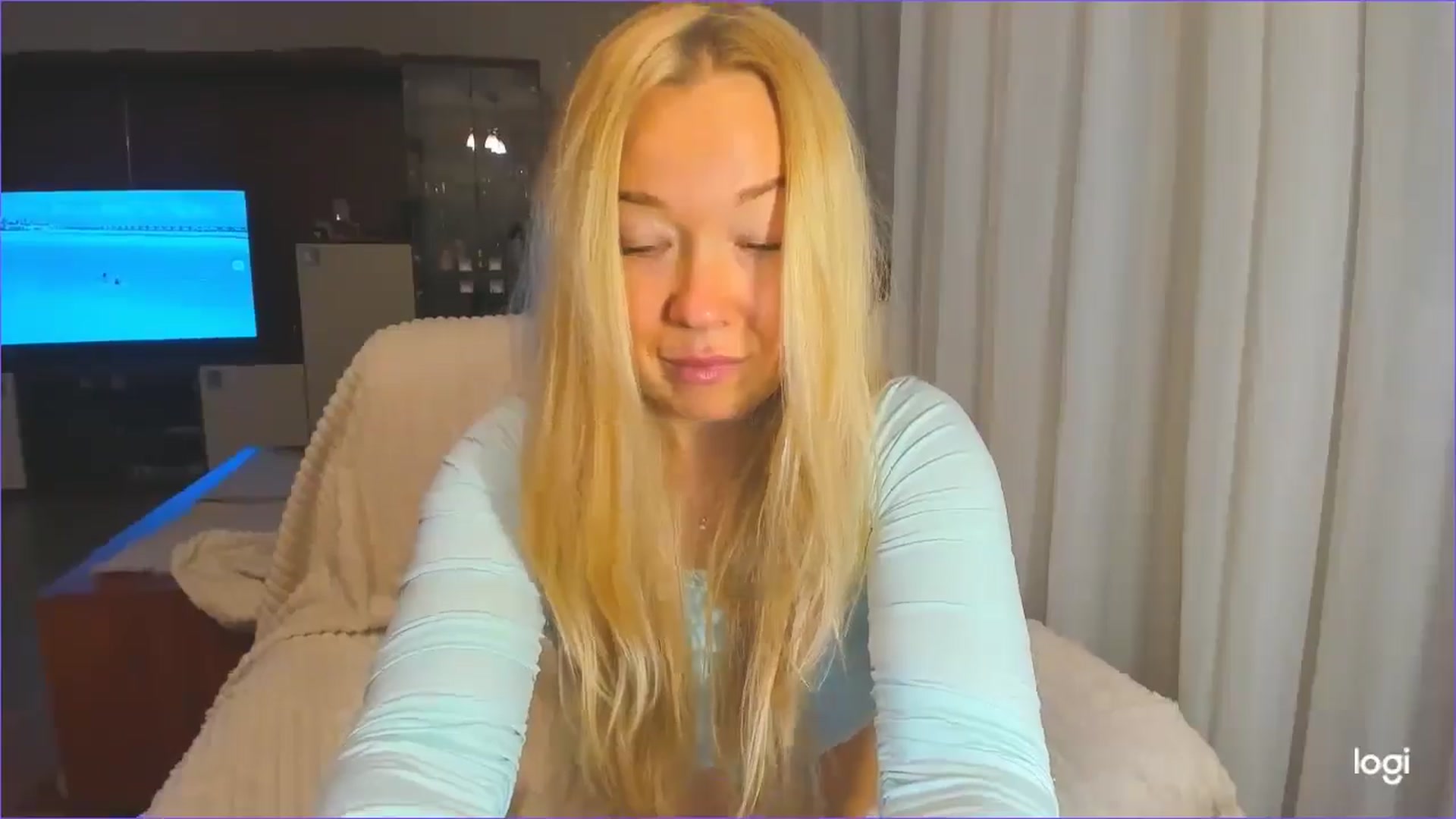 Gallery image thumbnail from FlamingoDream's myfreecams stream on, 11/26/2024, 24:14 image 17 of 20