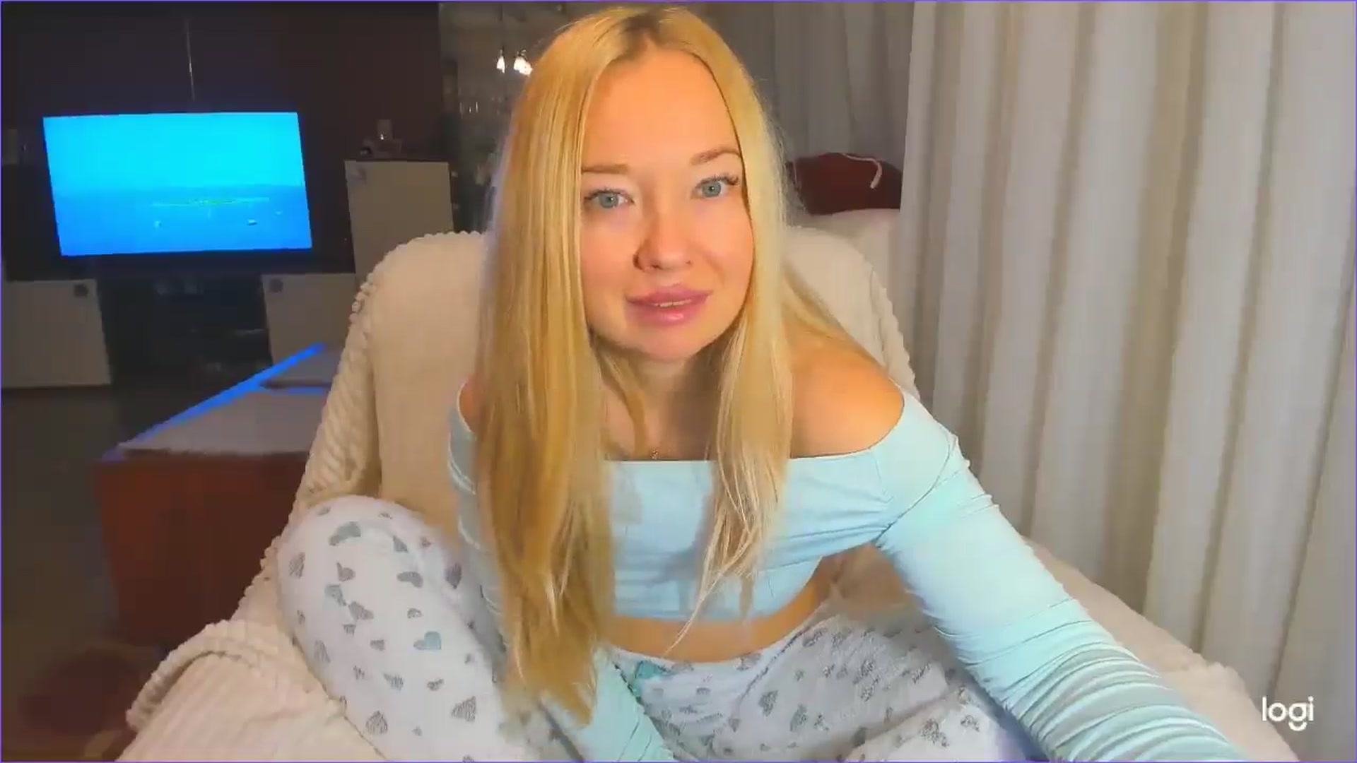 Gallery image thumbnail from FlamingoDream's myfreecams stream on, 11/26/2024, 03:02 image 17 of 20