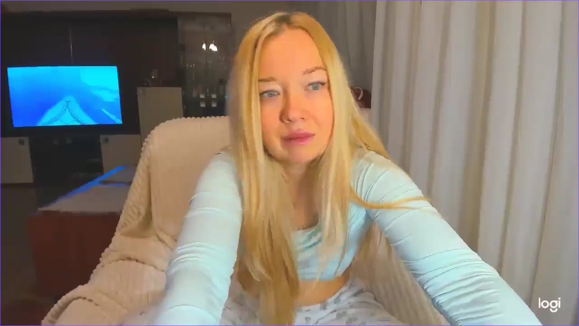 Gallery image thumbnail from FlamingoDream's myfreecams stream on, 11/26/2024, 03:02 image 13 of 20