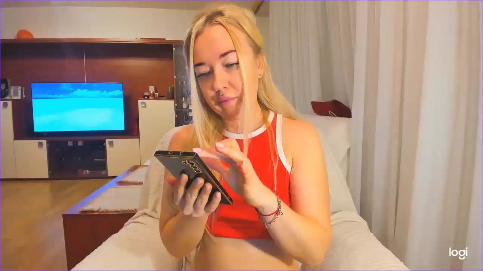 Gallery image thumbnail from FlamingoDream's myfreecams stream on, 11/26/2024, 22:48 image 19 of 20