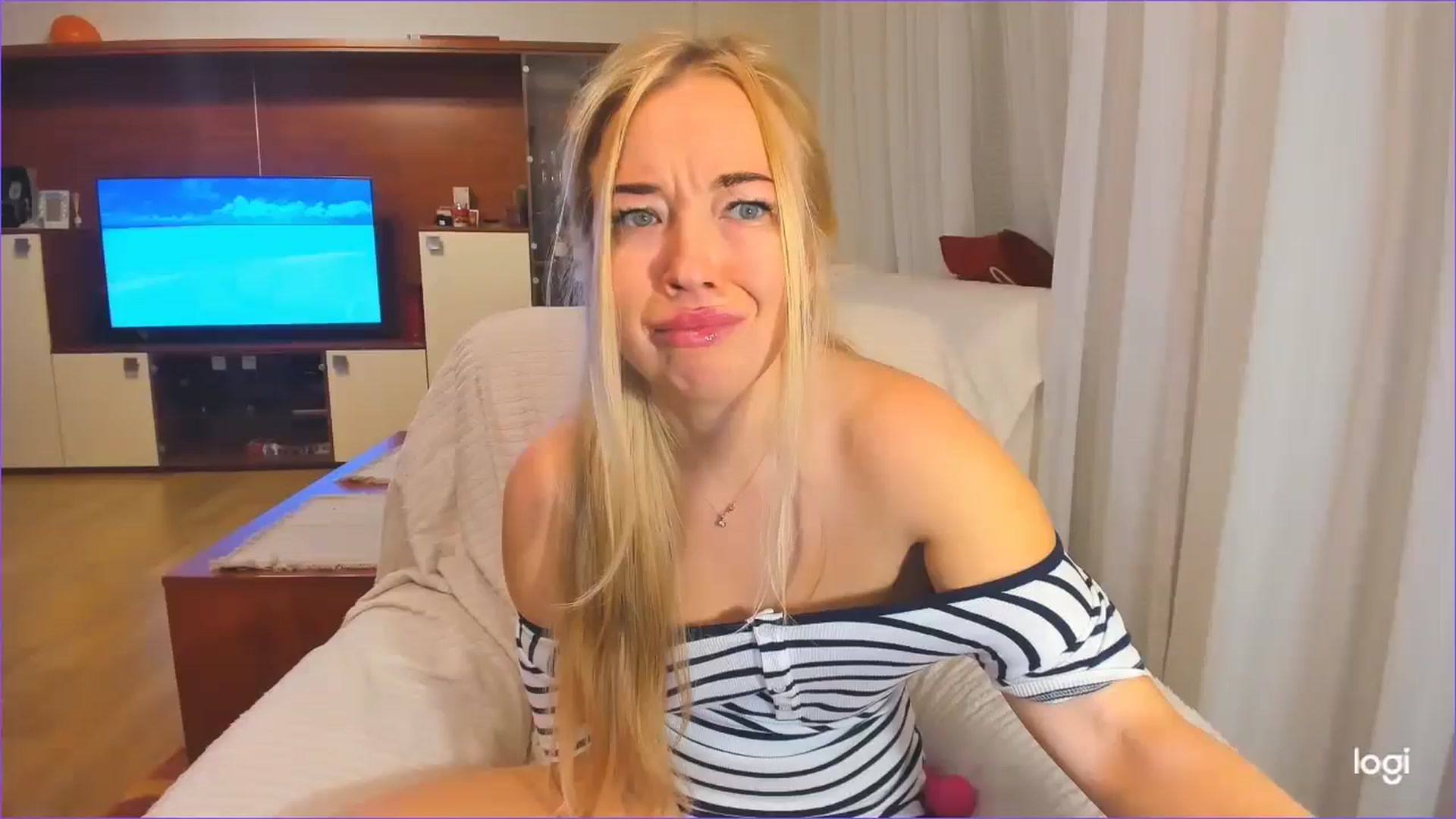 Gallery image thumbnail from FlamingoDream's myfreecams stream on, 11/27/2024, 24:00 image 11 of 20