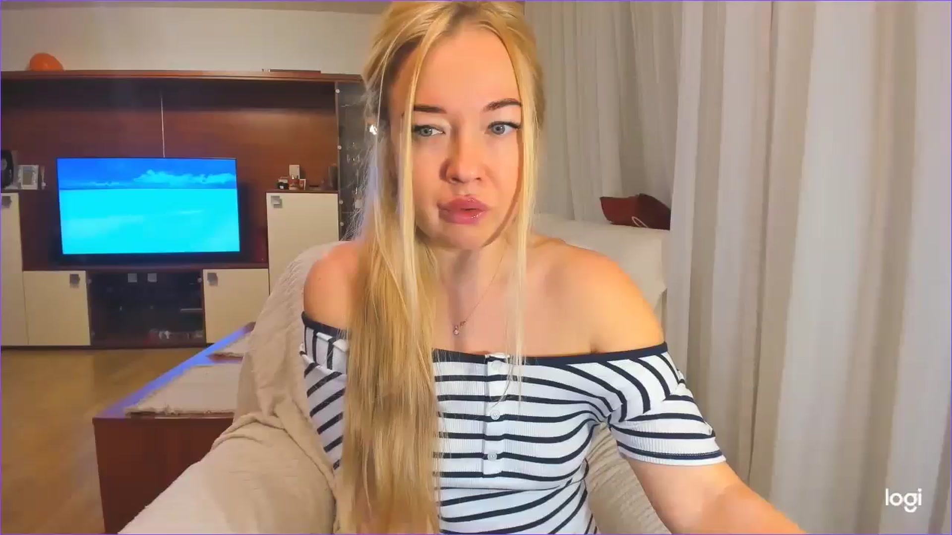 Gallery image thumbnail from FlamingoDream's myfreecams stream on, 11/27/2024, 24:00 image 1 of 20