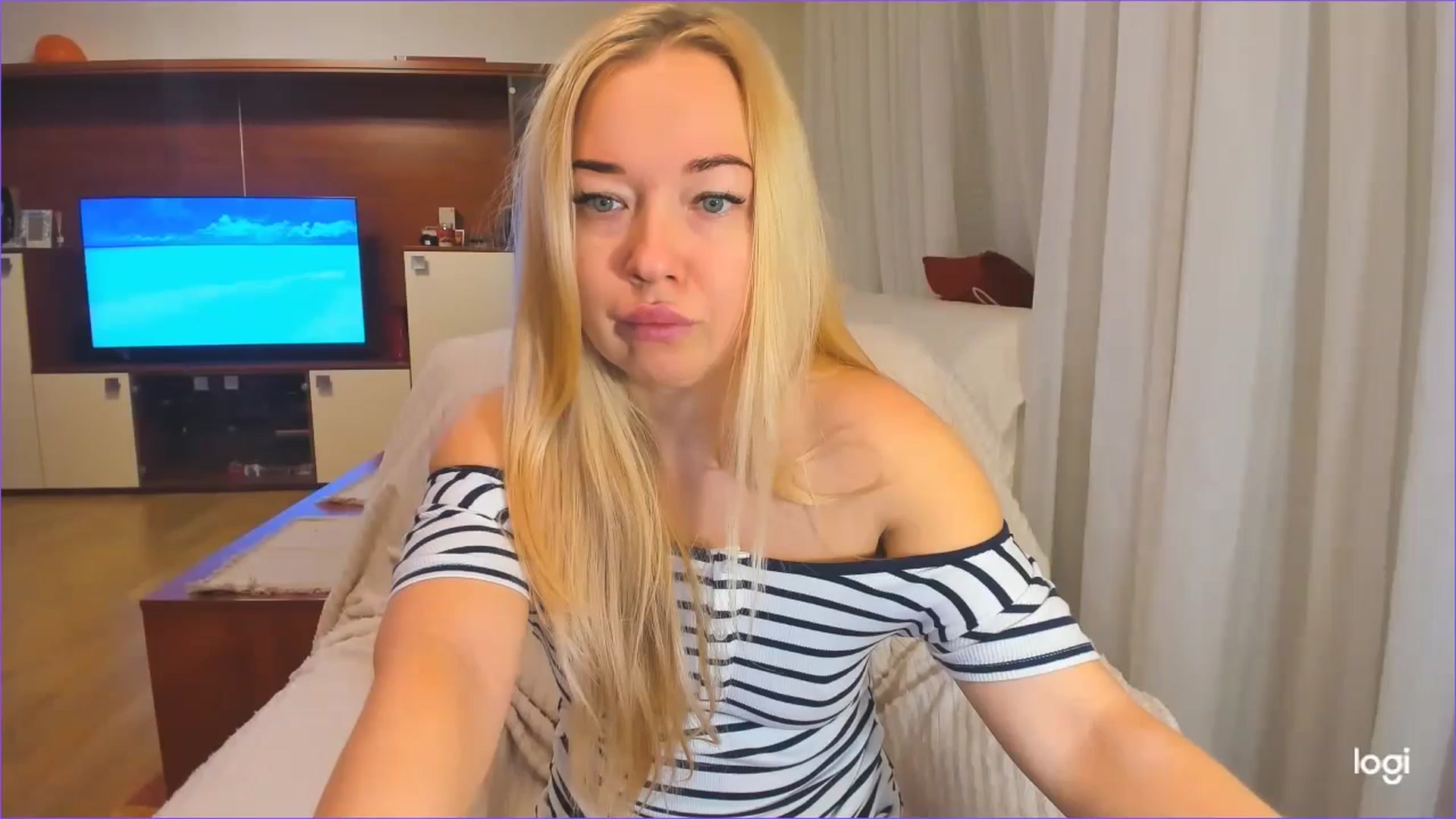 Gallery image thumbnail from FlamingoDream's myfreecams stream on, 11/27/2024, 01:16 image 19 of 20