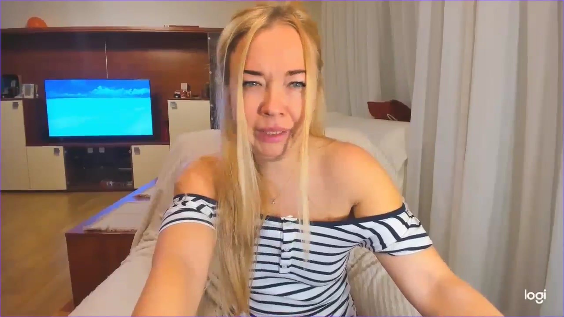 Gallery image thumbnail from FlamingoDream's myfreecams stream on, 11/27/2024, 01:16 image 14 of 20