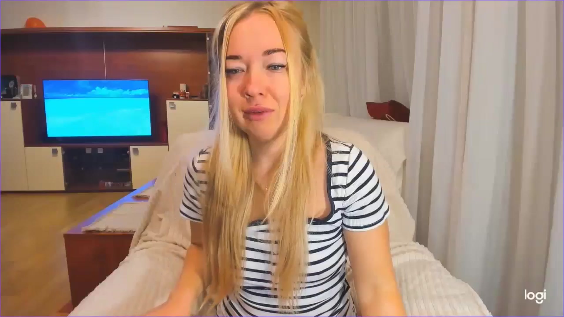 Gallery image thumbnail from FlamingoDream's myfreecams stream on, 11/27/2024, 01:16 image 8 of 20