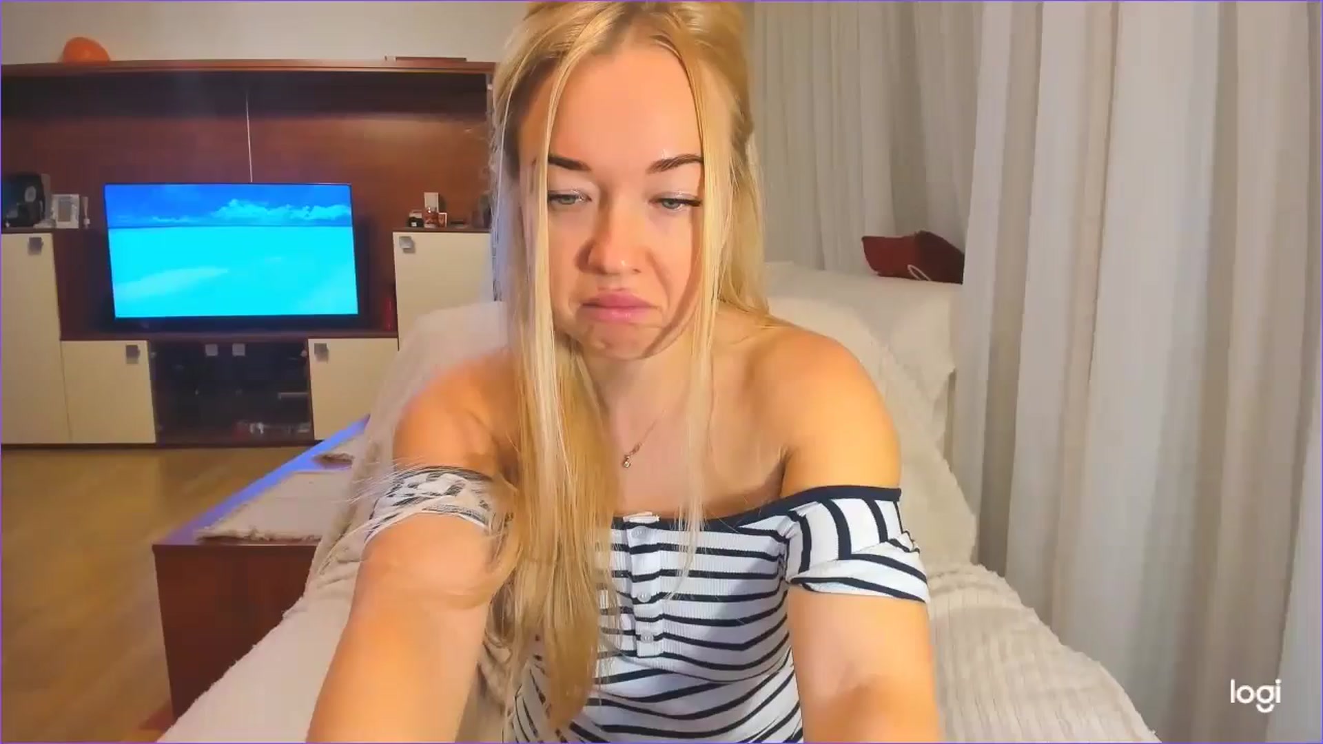 Gallery image thumbnail from FlamingoDream's myfreecams stream on, 11/27/2024, 01:16 image 13 of 20