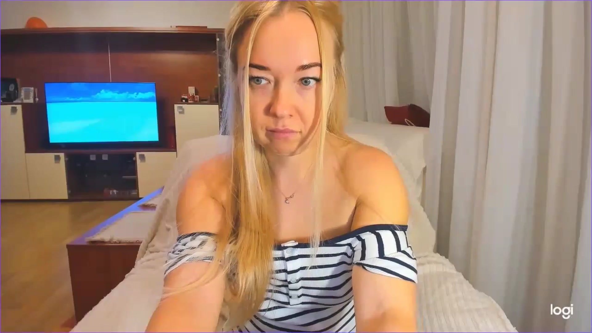 Gallery image thumbnail from FlamingoDream's myfreecams stream on, 11/27/2024, 01:16 image 12 of 20