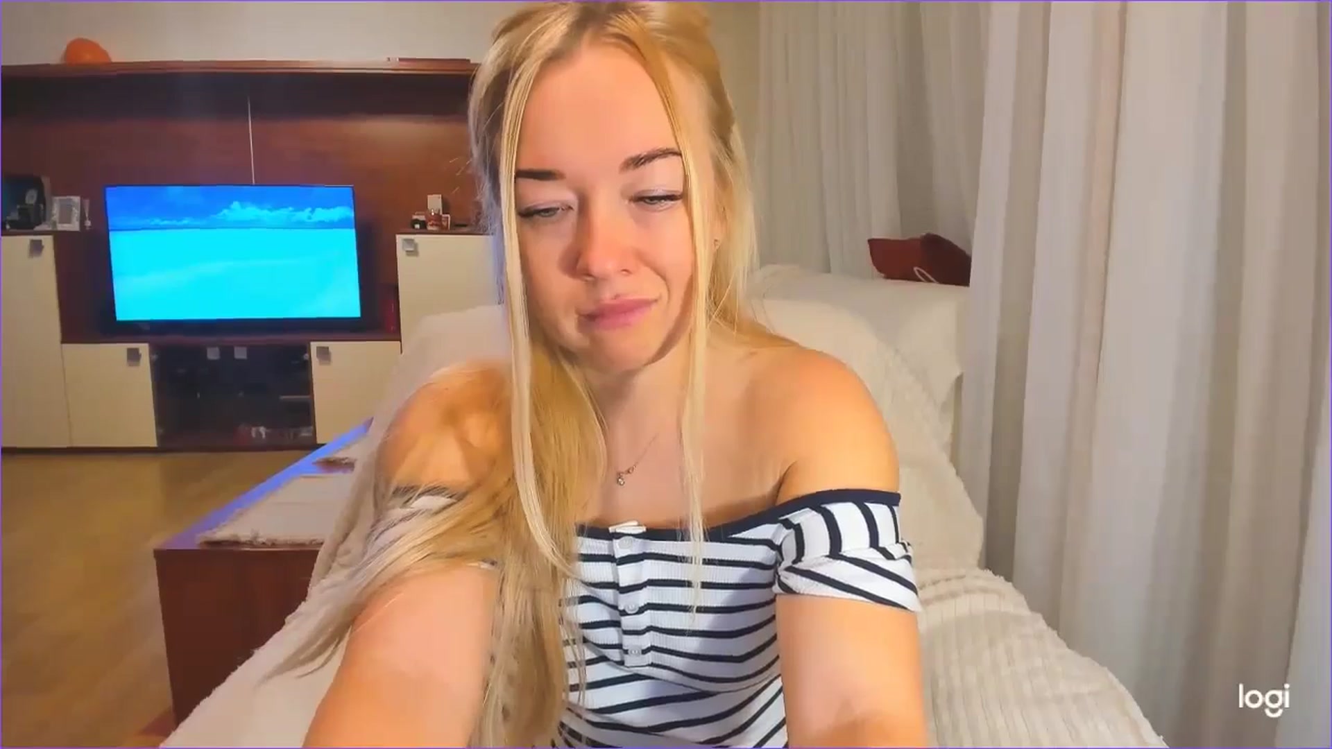 Gallery image thumbnail from FlamingoDream's myfreecams stream on, 11/27/2024, 01:16 image 16 of 20